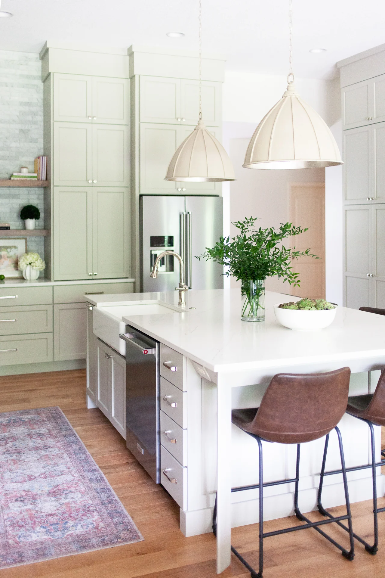 Hinkson-House-Home-Reveal-Scout-And-Nimble-Transistional-Kitchen-Low-Res_98.jpg