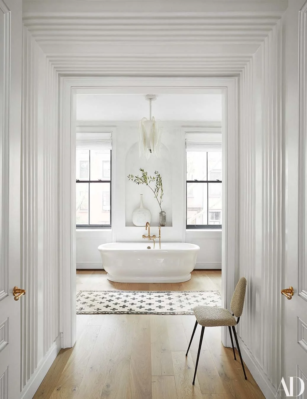 Home of Athena Calderone of Eyeswoon| Architectural design in collaboration with Elizabeth Roberts | Photography by Gieves Anderson | Styled by Colin King