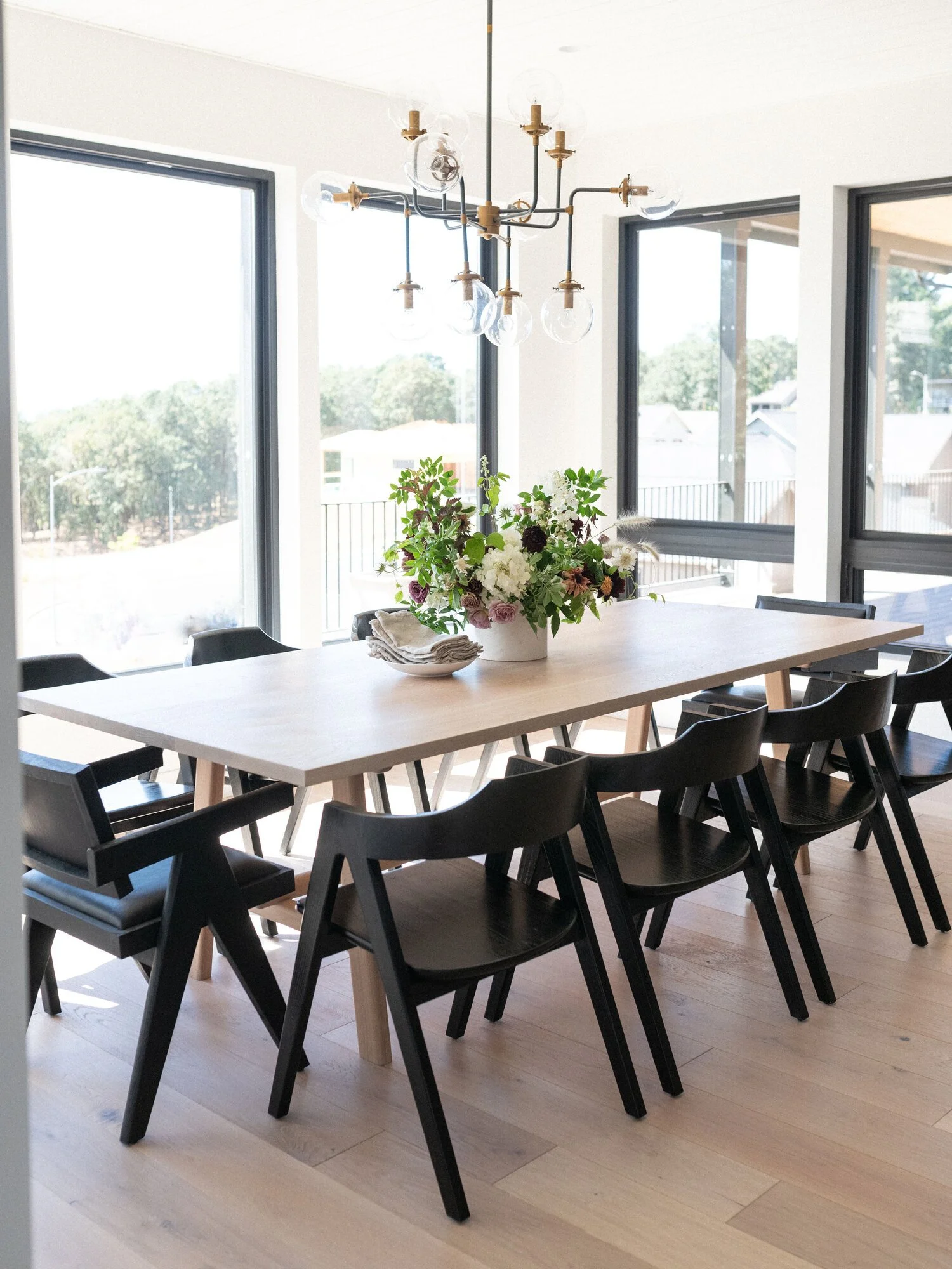 3 Things to Consider When Choosing the Perfect Black Dining Chairs