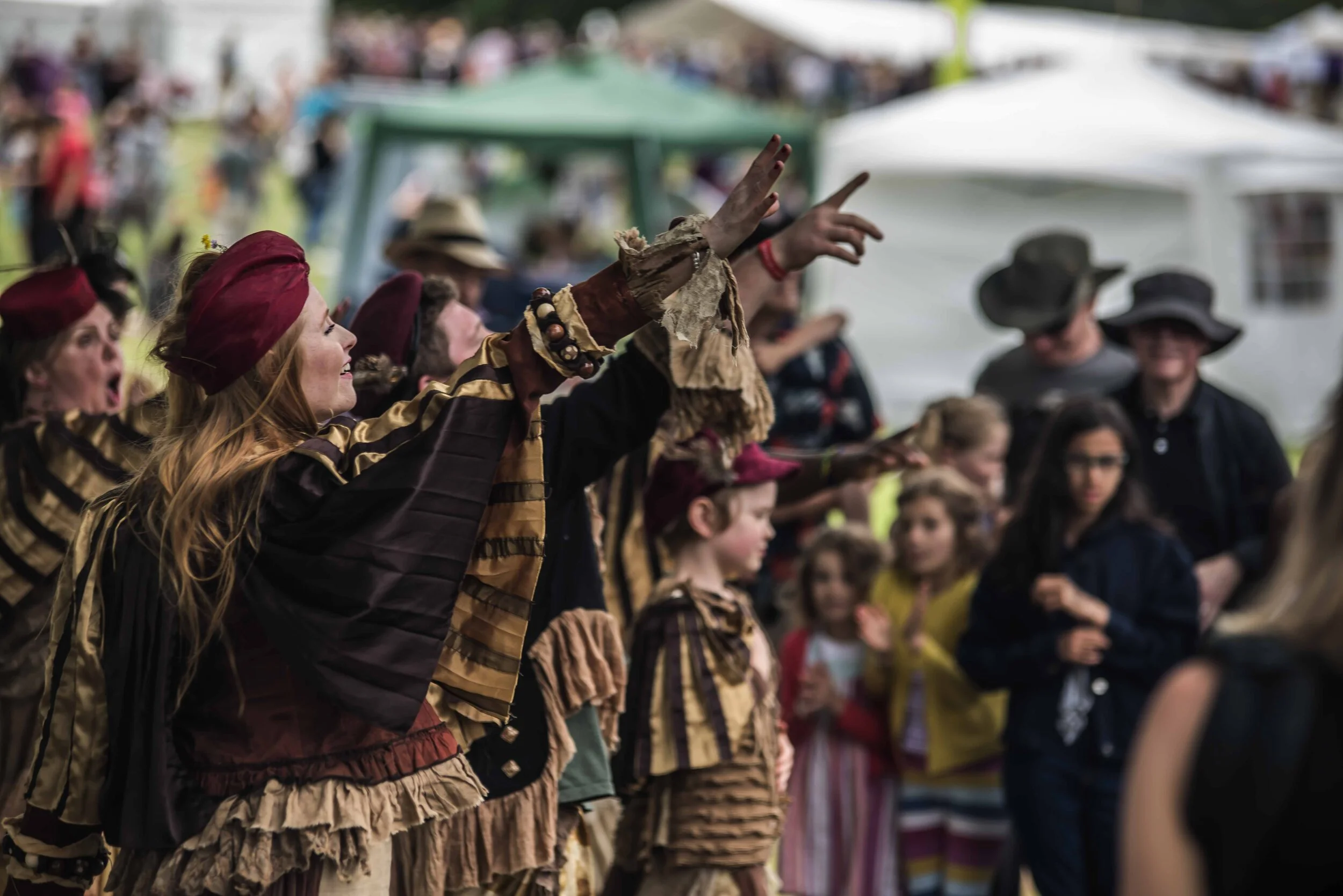 SFS Folk By The Oak58823.JPG