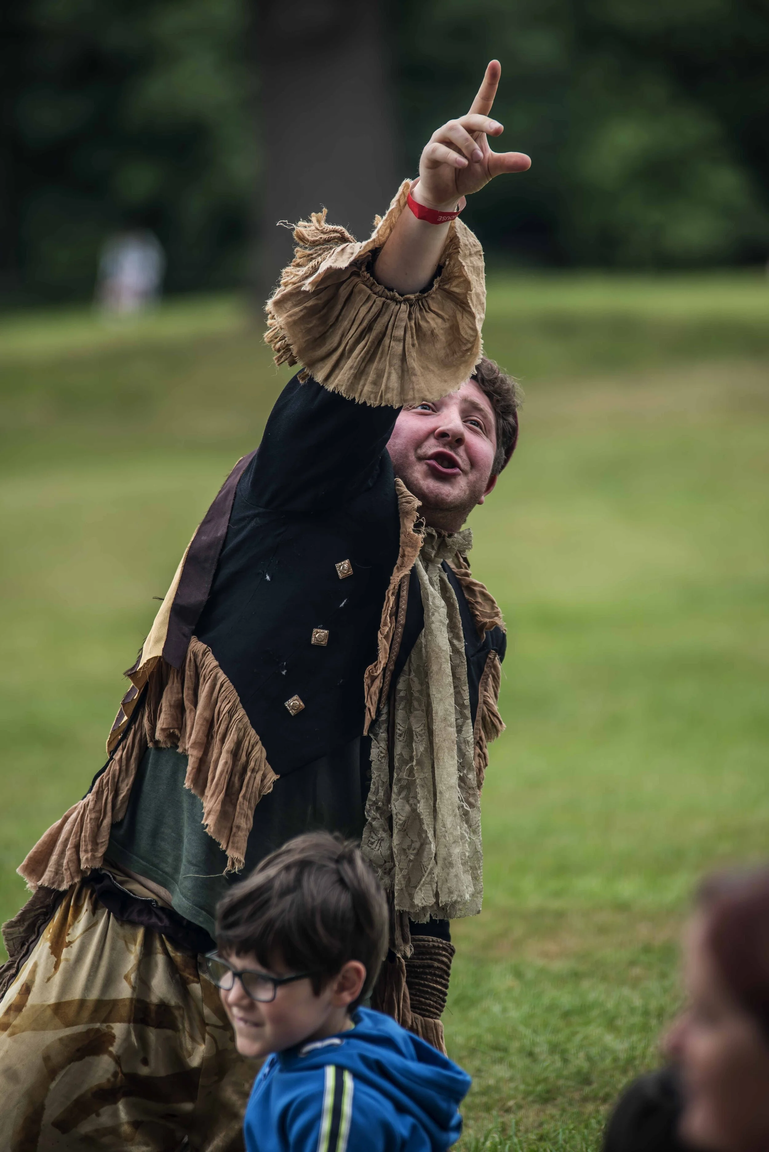 SFS Folk By The Oak58851.JPG