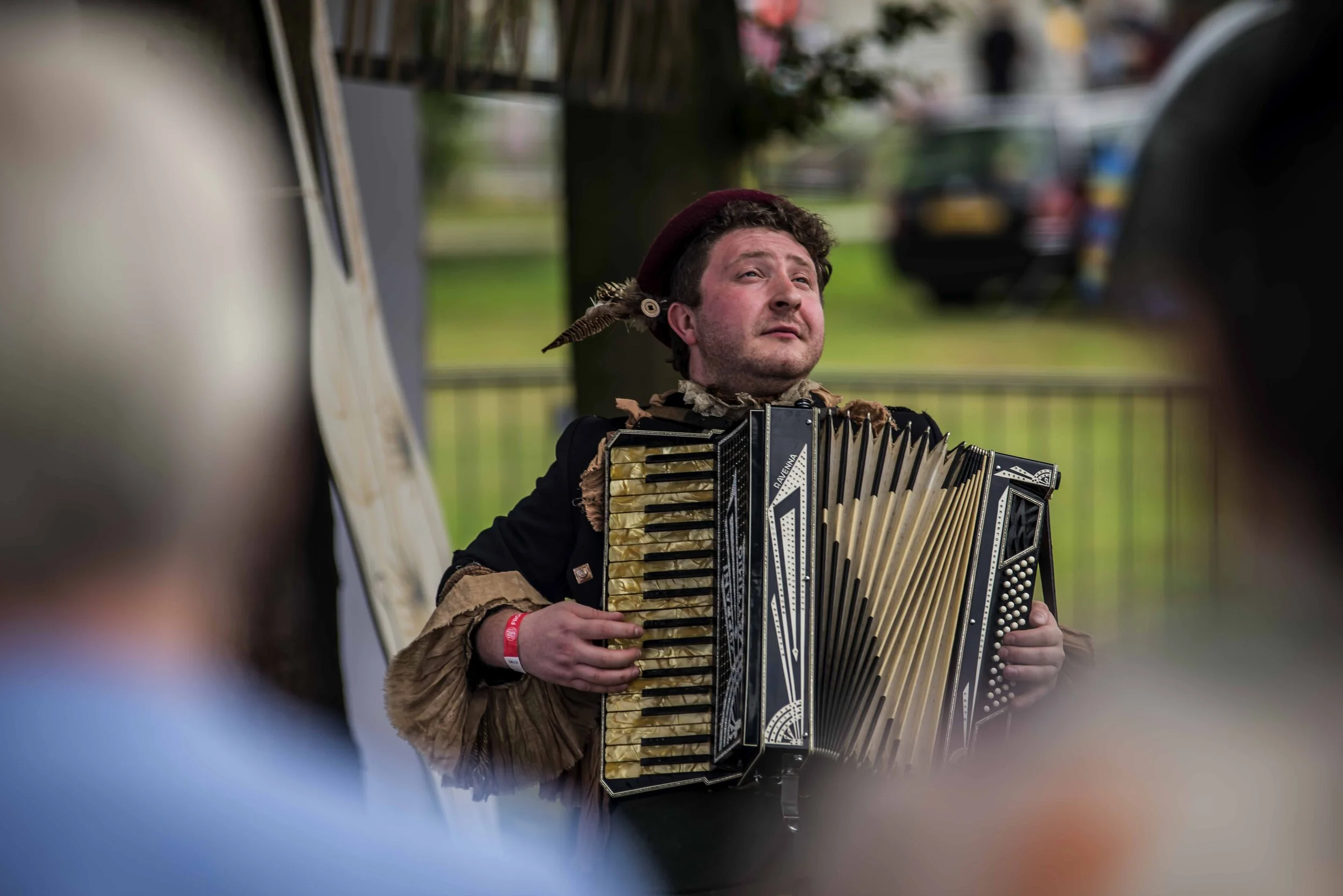 SFS Folk By The Oak58858.JPG