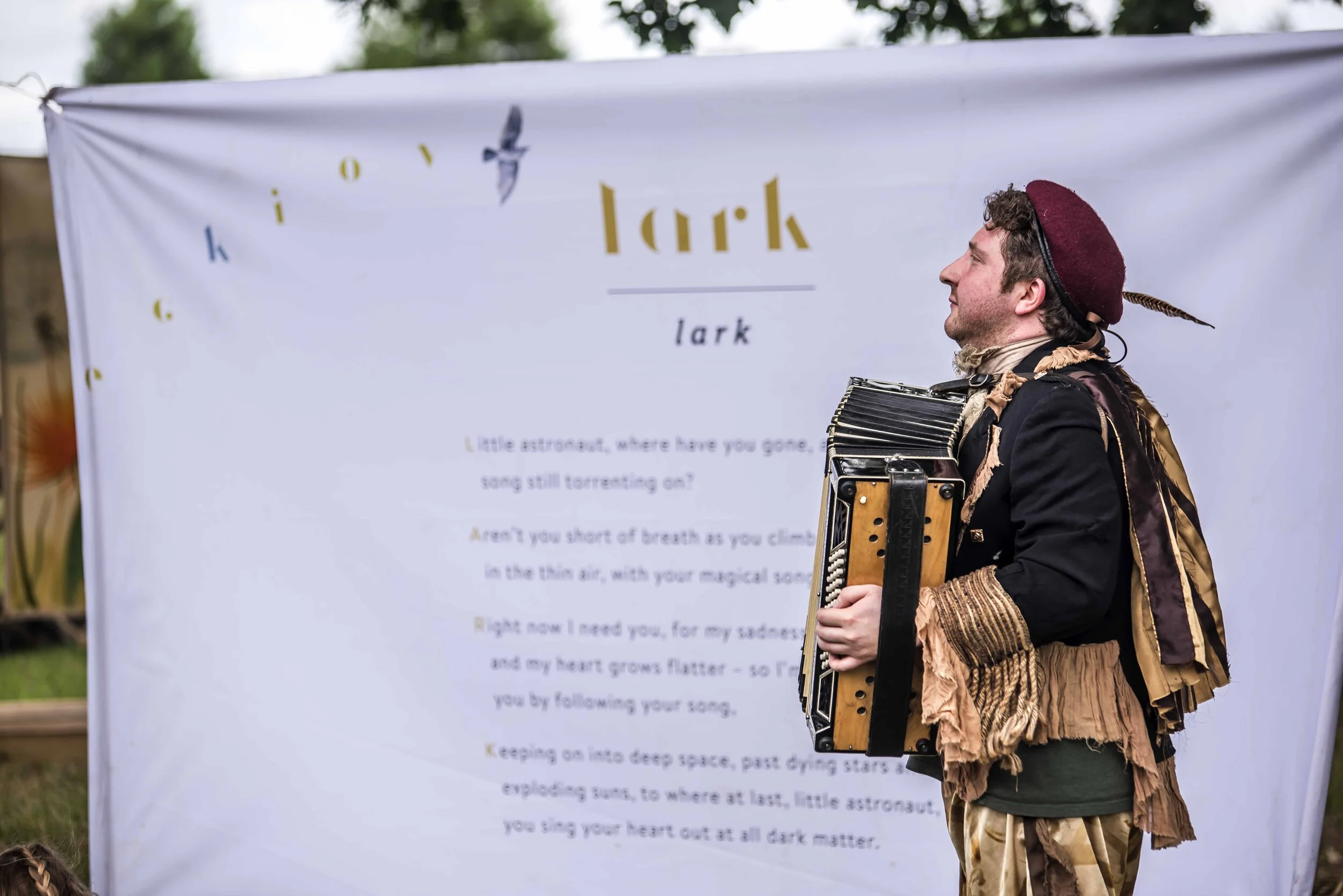 SFS Folk By The Oak58859.JPG