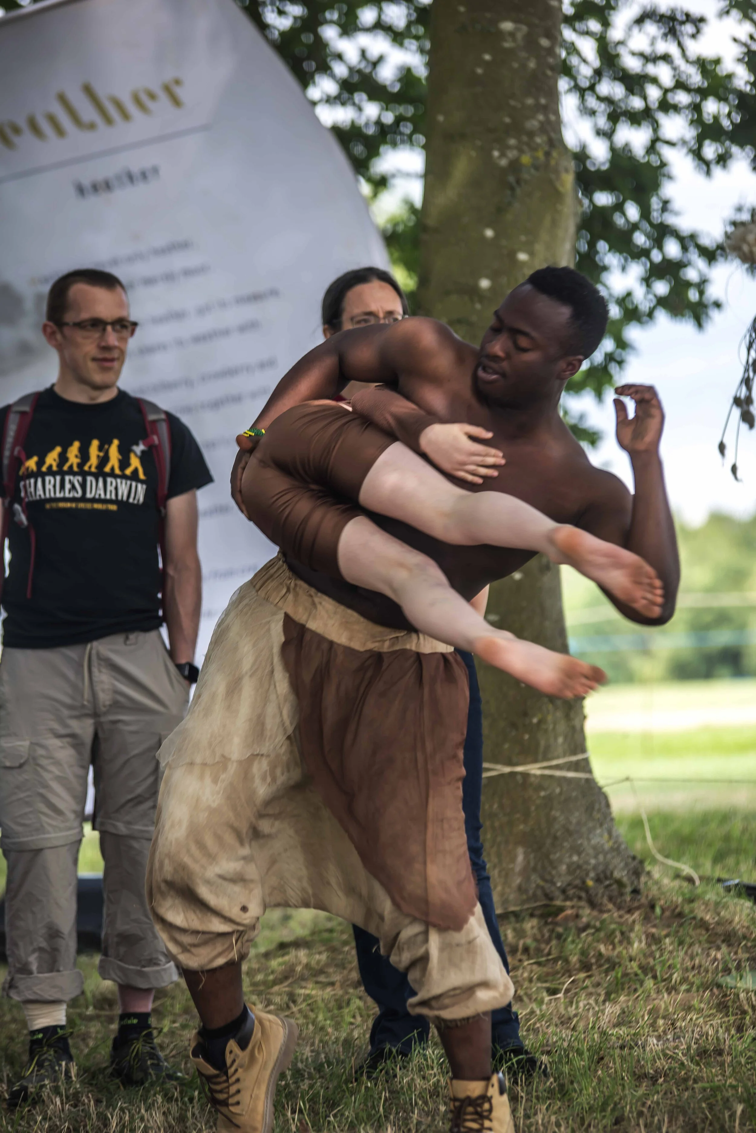 SFS Folk By The Oak58883.JPG