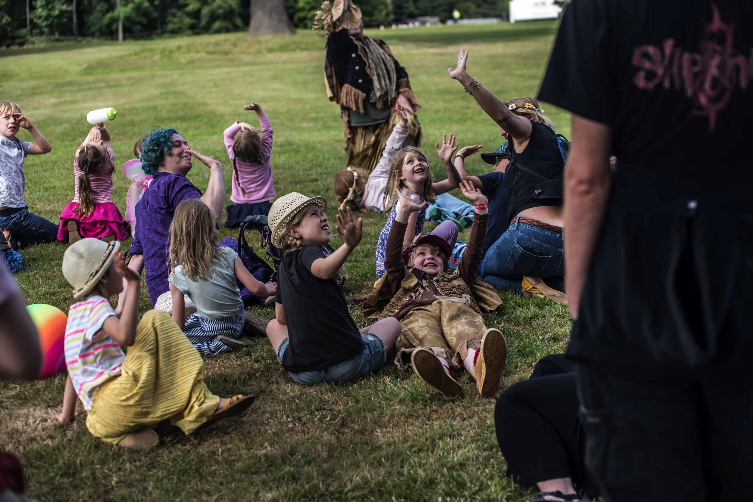 SFS Folk By The Oak58889.JPG