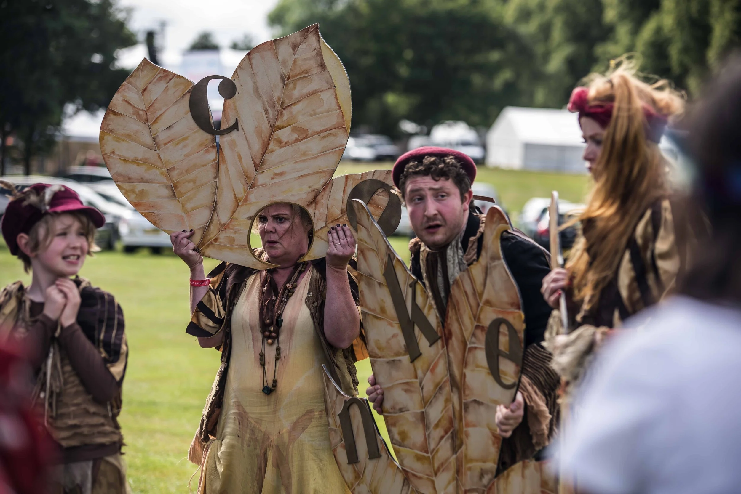 SFS Folk By The Oak58892.JPG