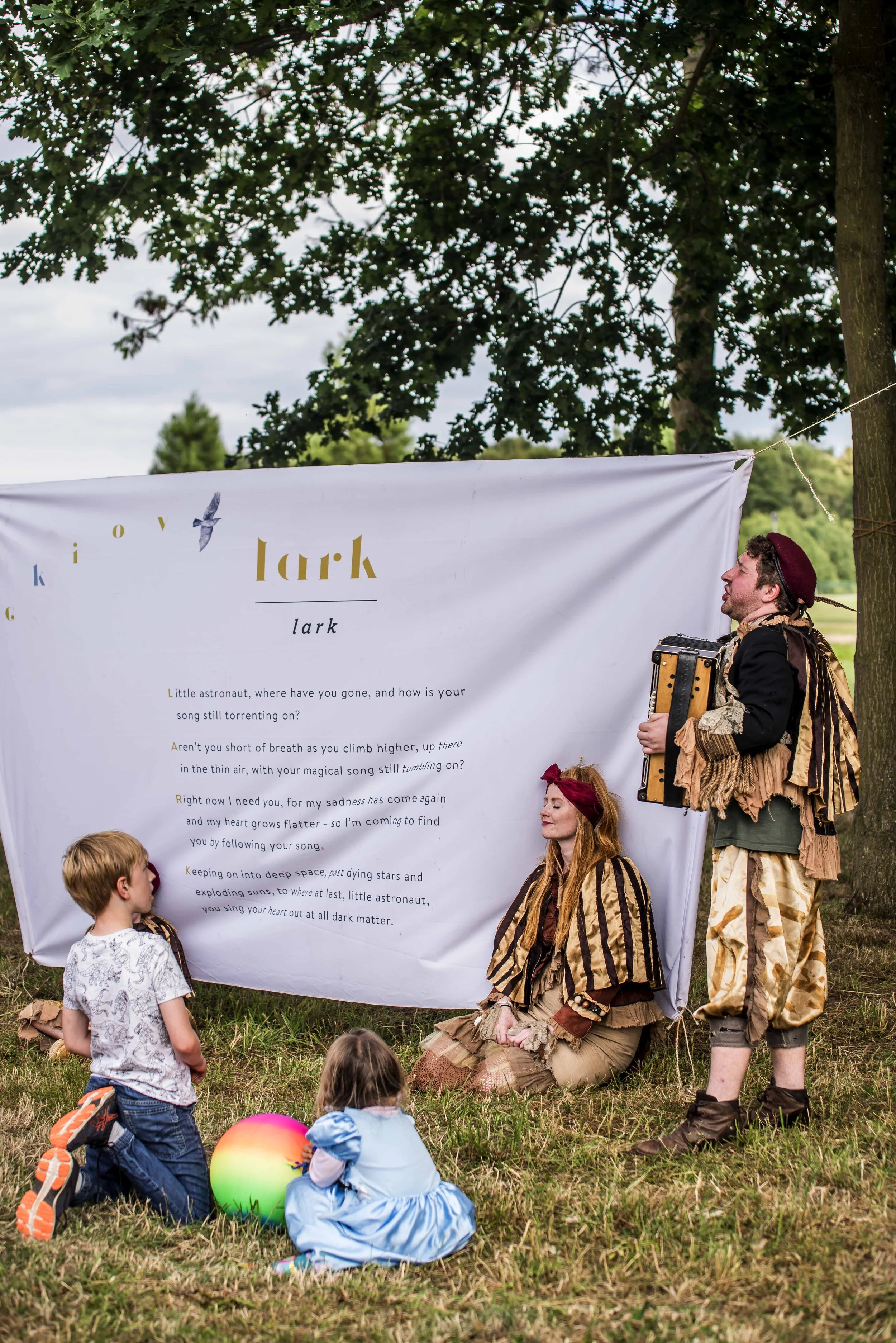 SFS Folk By The Oak58897.JPG