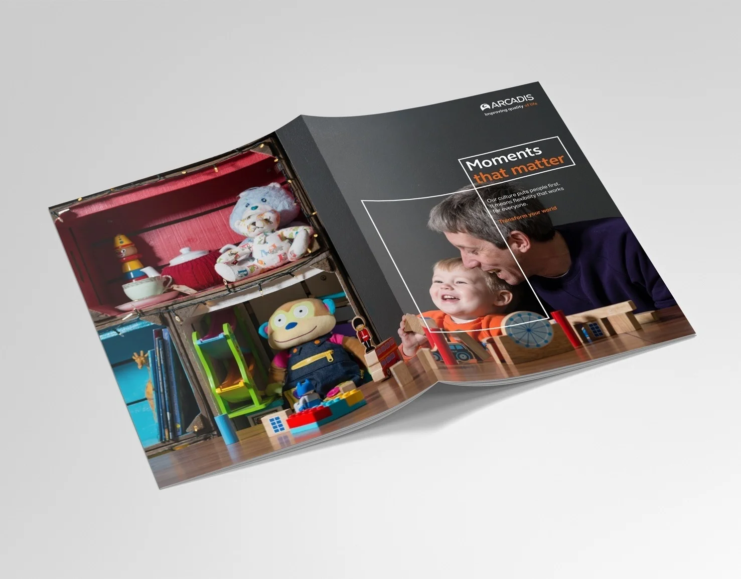 Arcadis_Mockup_Brochure.jpg