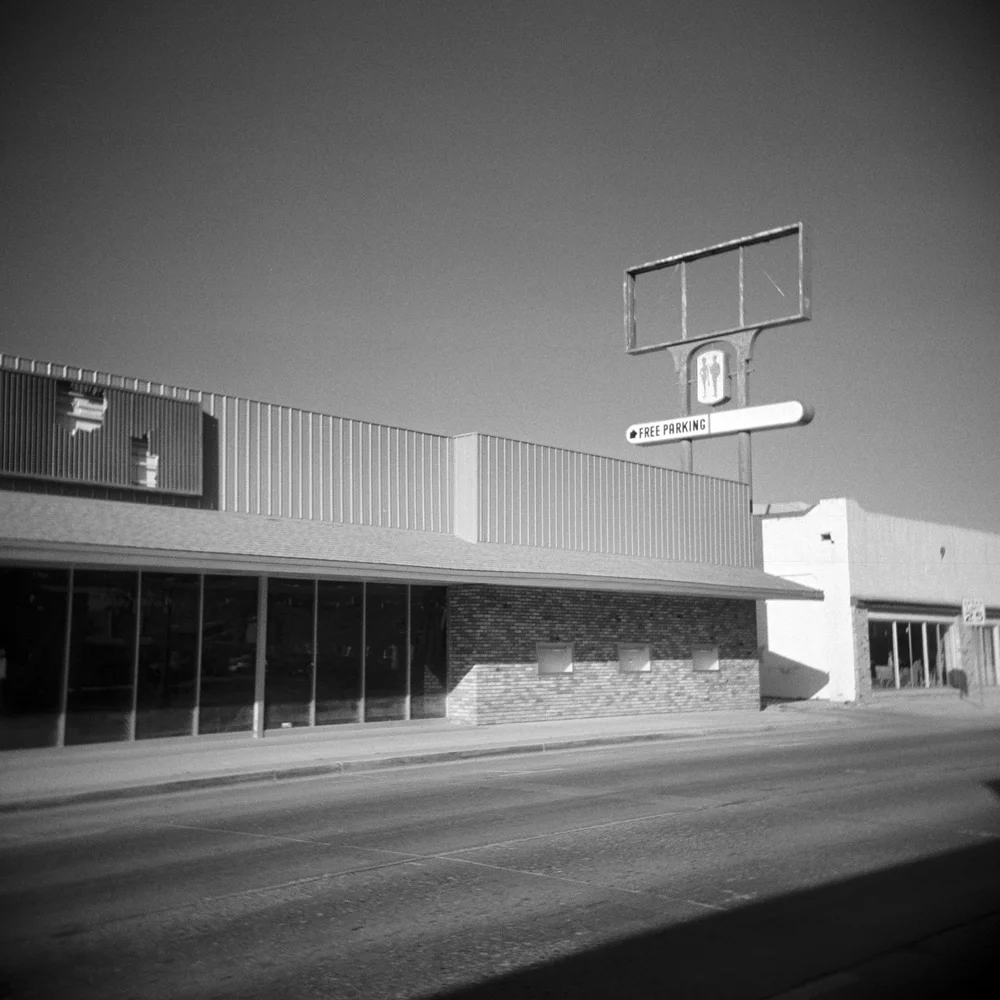 free-parking_17844527116_o.jpg