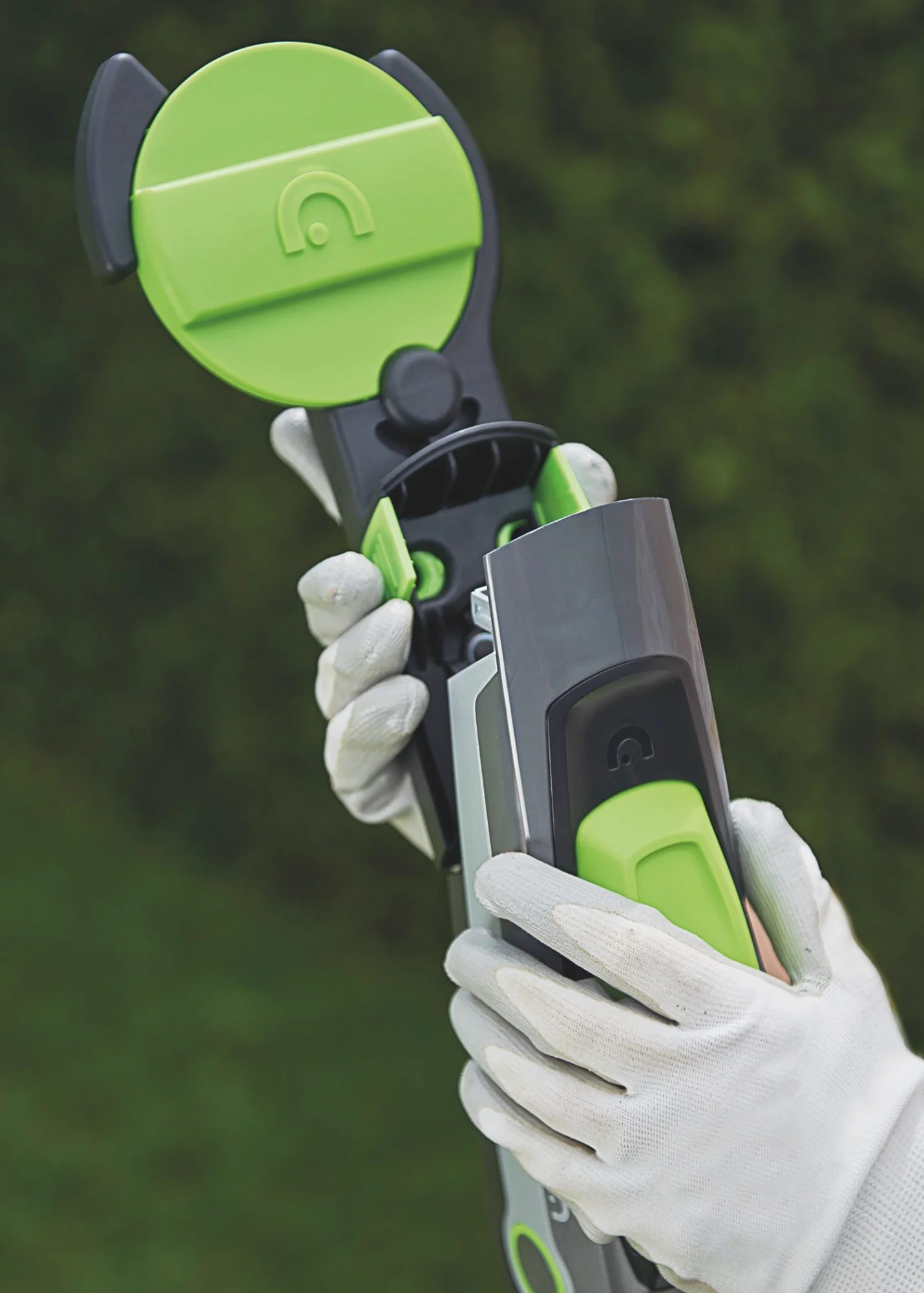 gtech ht20 cordless hedge trimmer