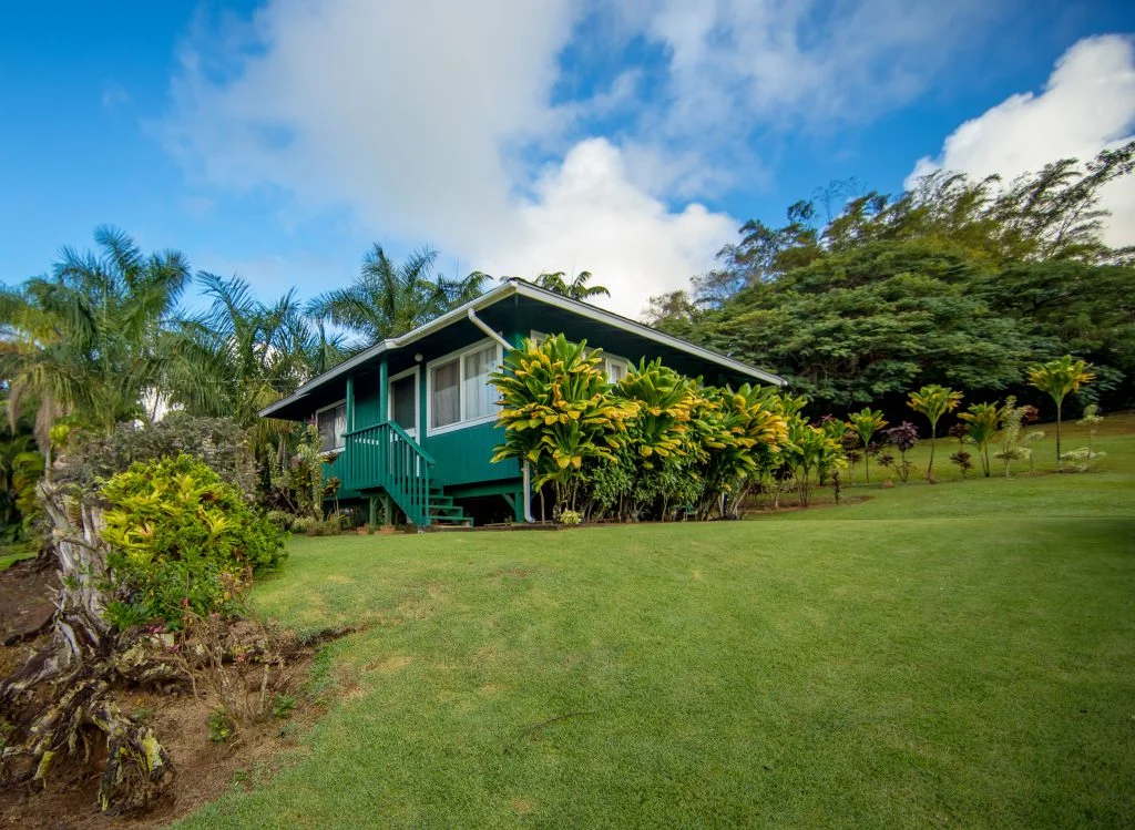 Bungalow/ Office: We admittedly had a few conference calls in this spot, but we completed all work by 7 am Hawaii time as we adjusted to the time change.