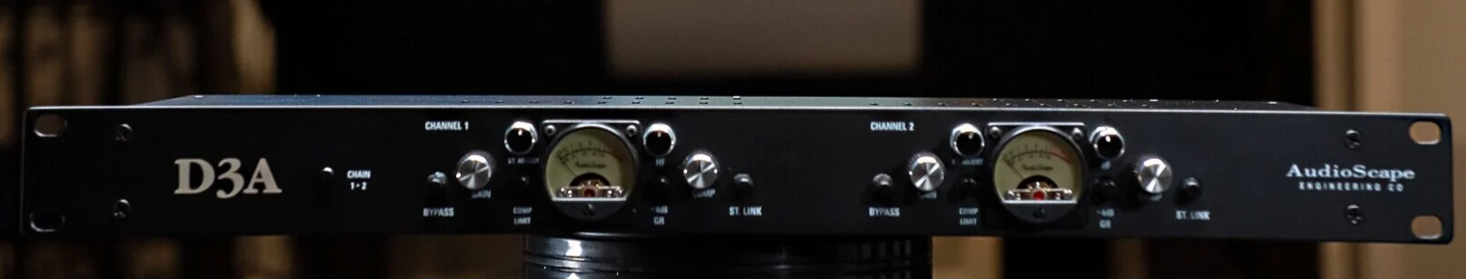 D3A DUAL LEVELING AMPLIFIER