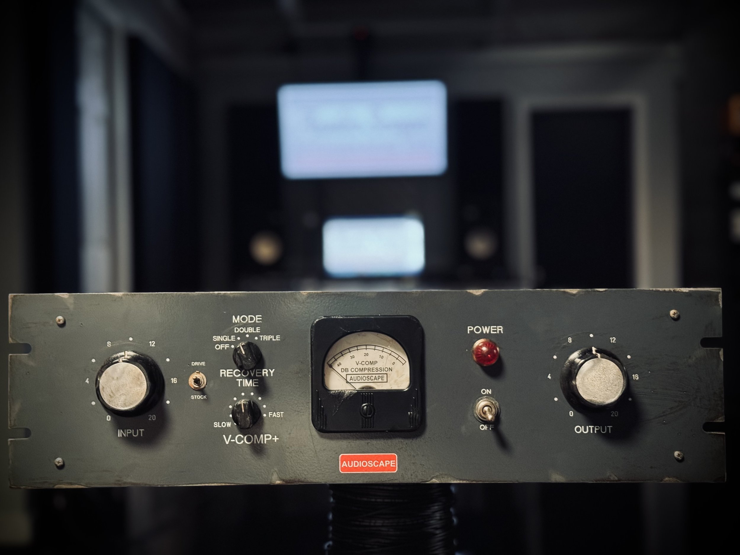 V-COMP+ "DELUXE 6386 EDITION" VARI-MU COMPRESSOR 'Train-wrecked Series'