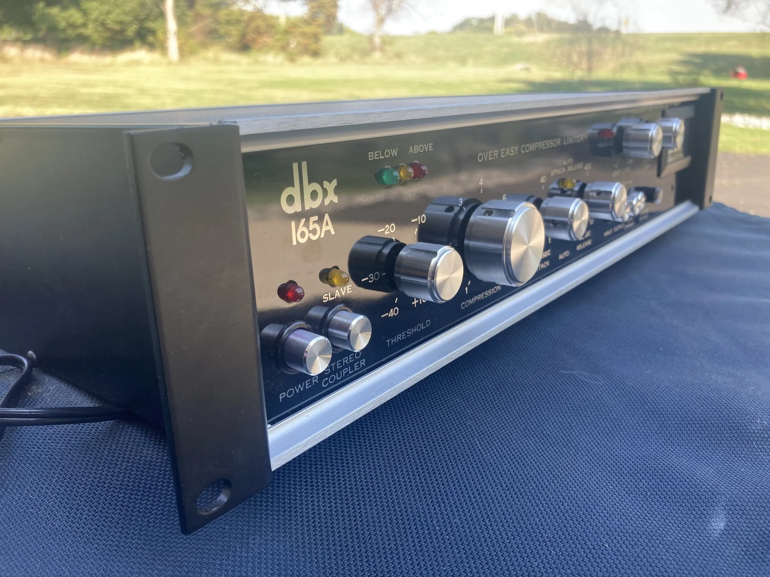dbx 165A Over Easy Compressor / Limiter — Vintage Pro Audio