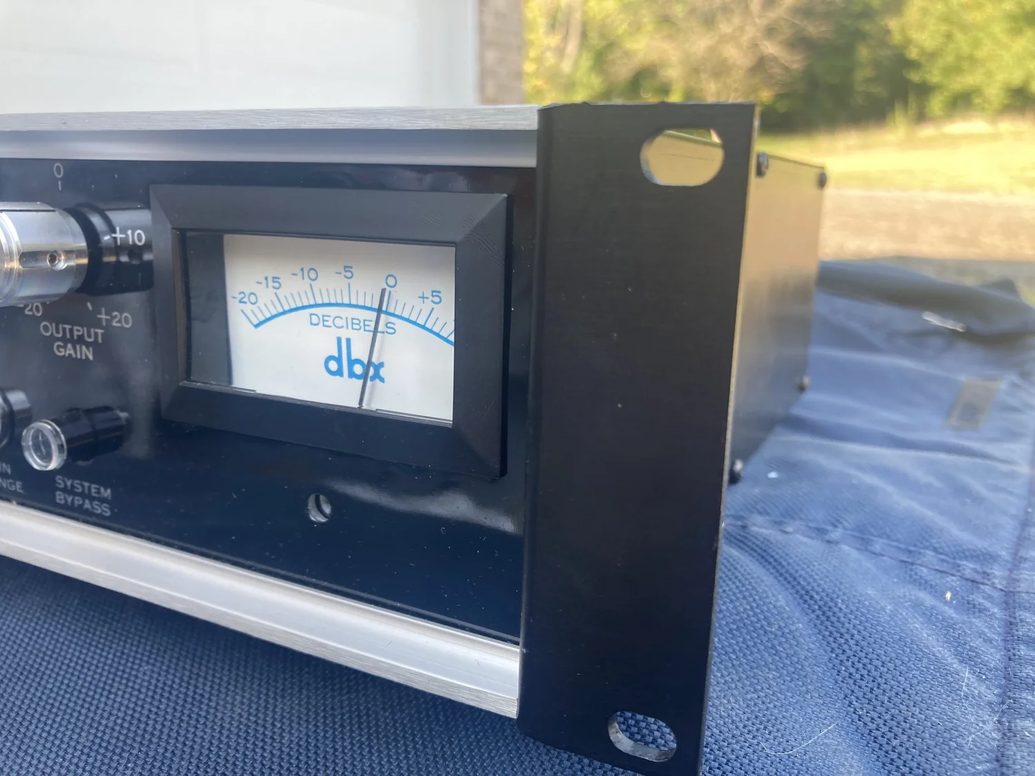 dbx 165A Over Easy Compressor / Limiter — Vintage Pro Audio