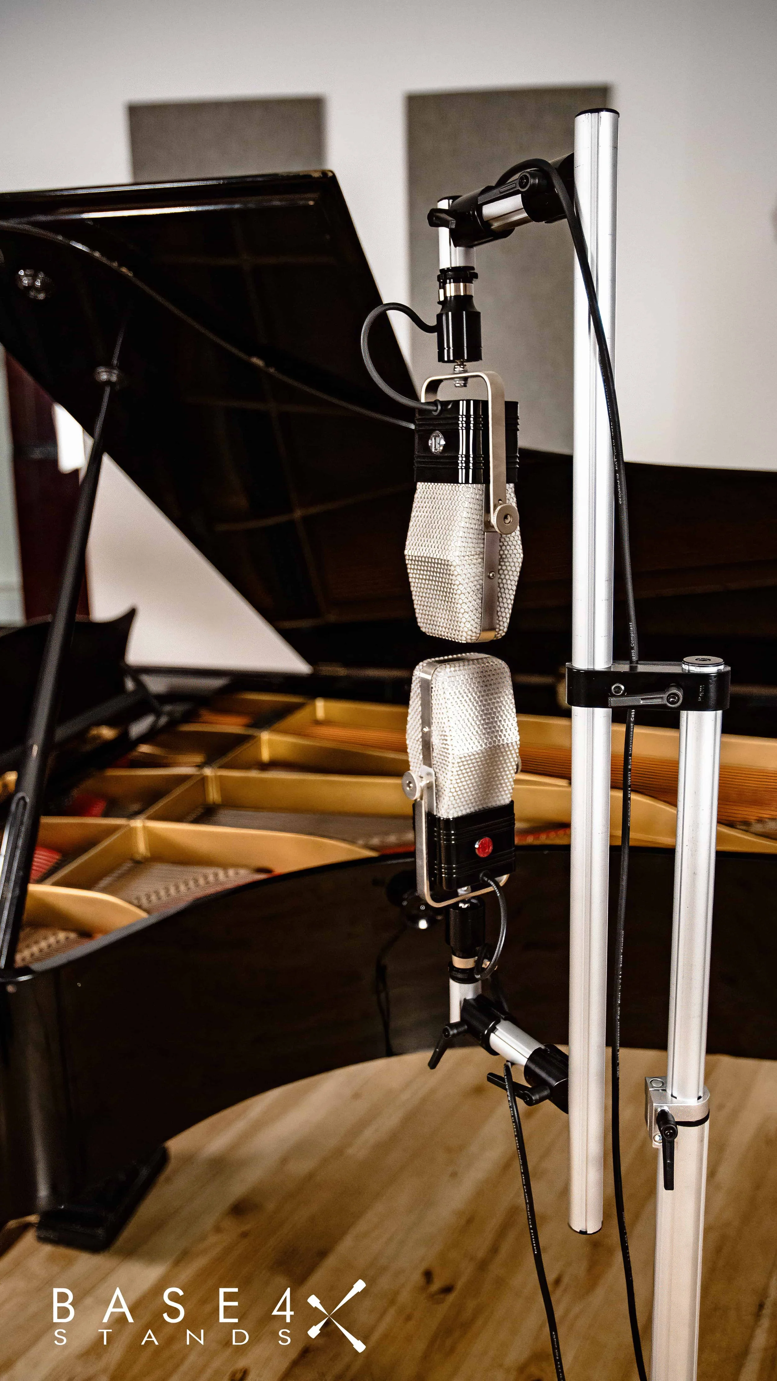 Blumlein 44s piano logo.jpg