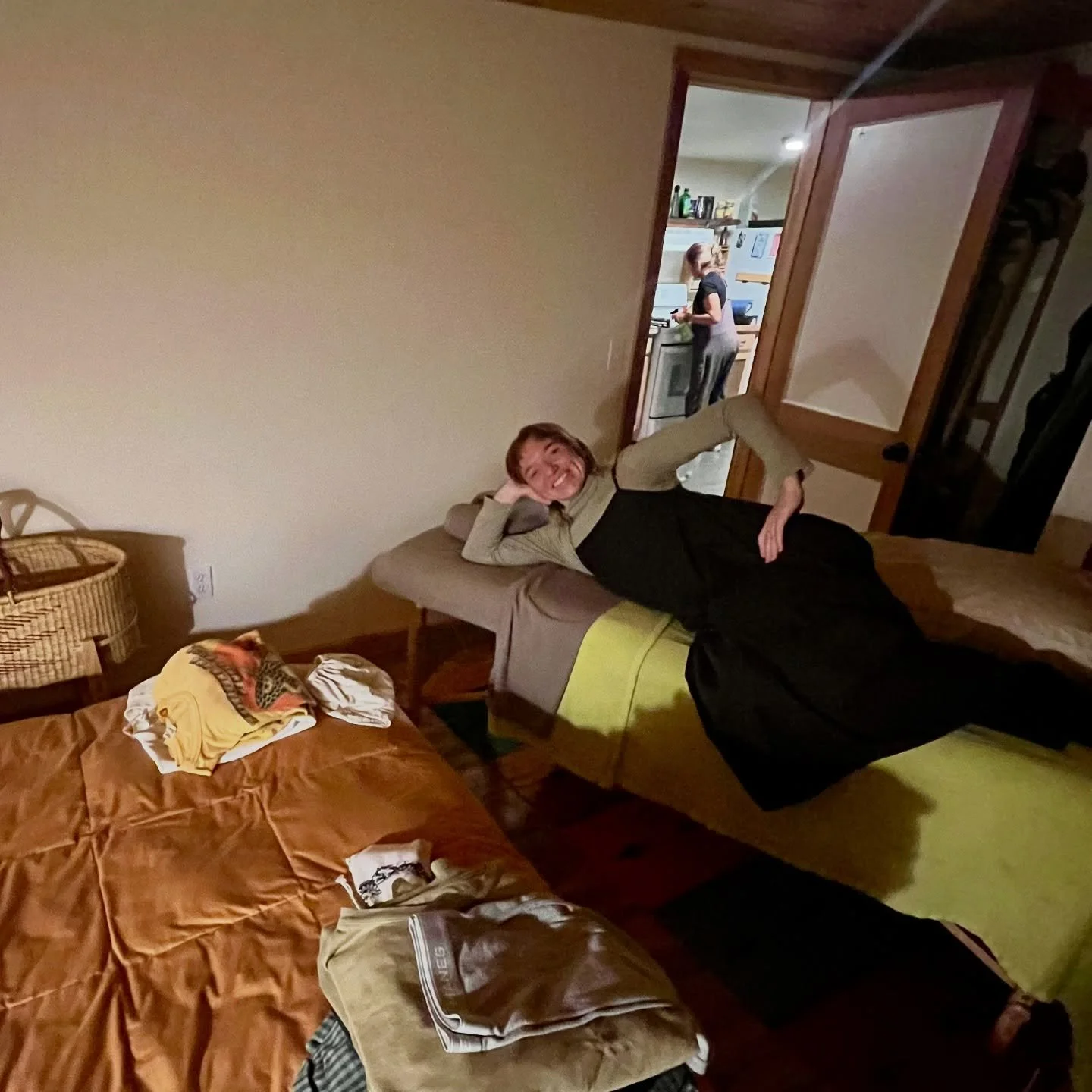 These past few weeks have been BUSY taking my massage work up to the Hudson Valley, down to the Jersey Shore, and all around the great city of Philadelphia! ⭐️ I&rsquo;m so grateful to be able to take my work on the go and I hope to continue travelin