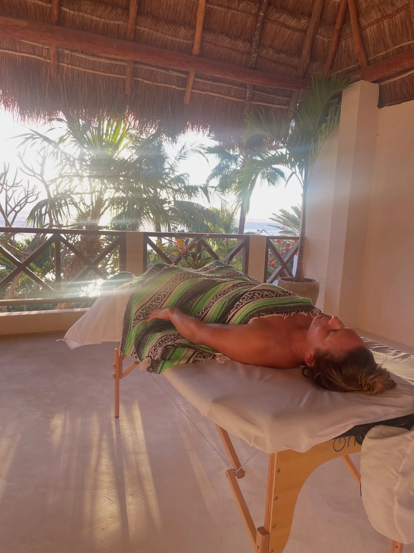 What a wonderful week! 🌺 I cannot thank @kg_strong @threequeensyoga and @cocobwellness enough for allowing me to offer massages on their beautiful retreat! 💛 When I started my massage career, I dreamed of traveling and working on fun excursions lik