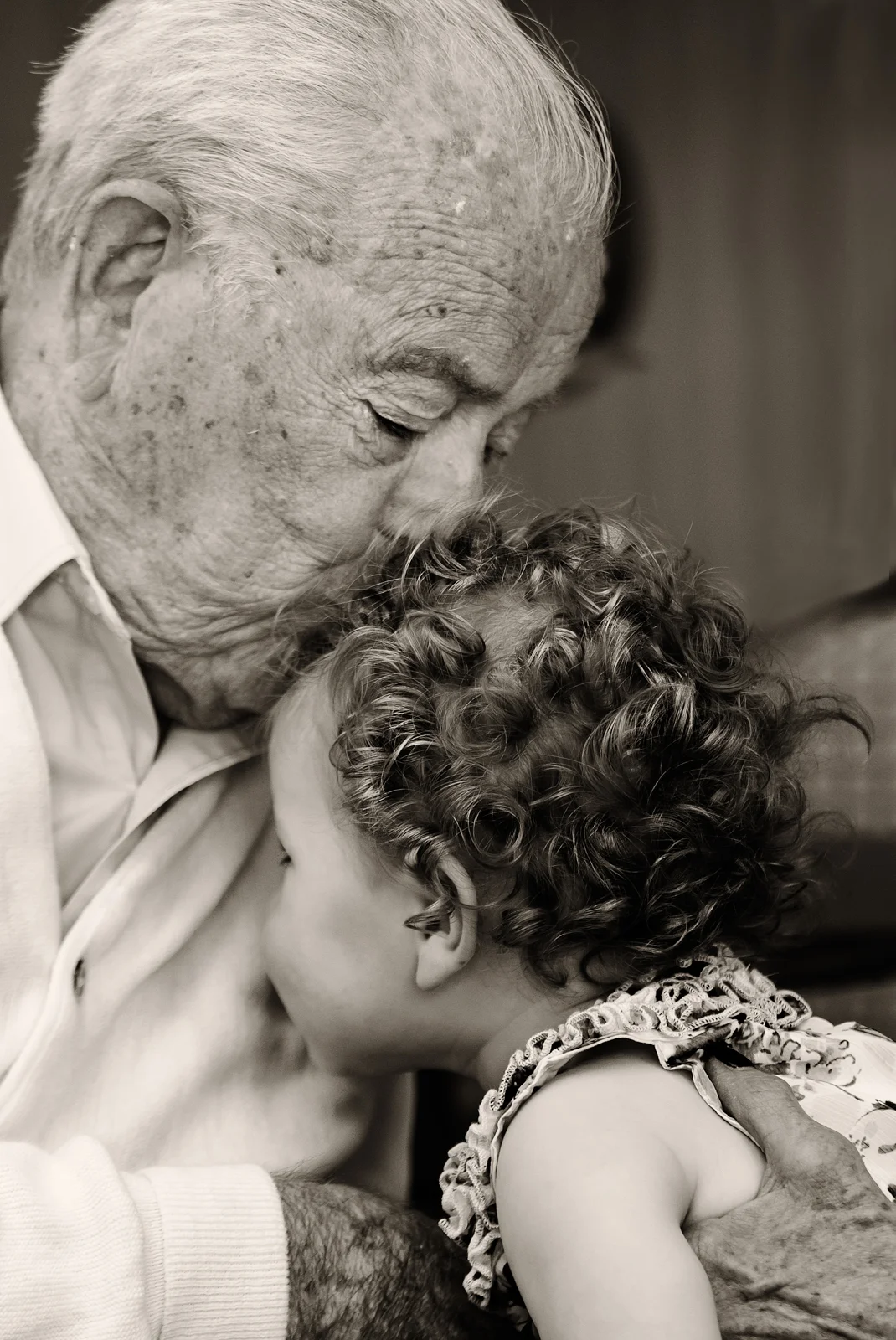 greatgrandpa gets a kiss.jpg