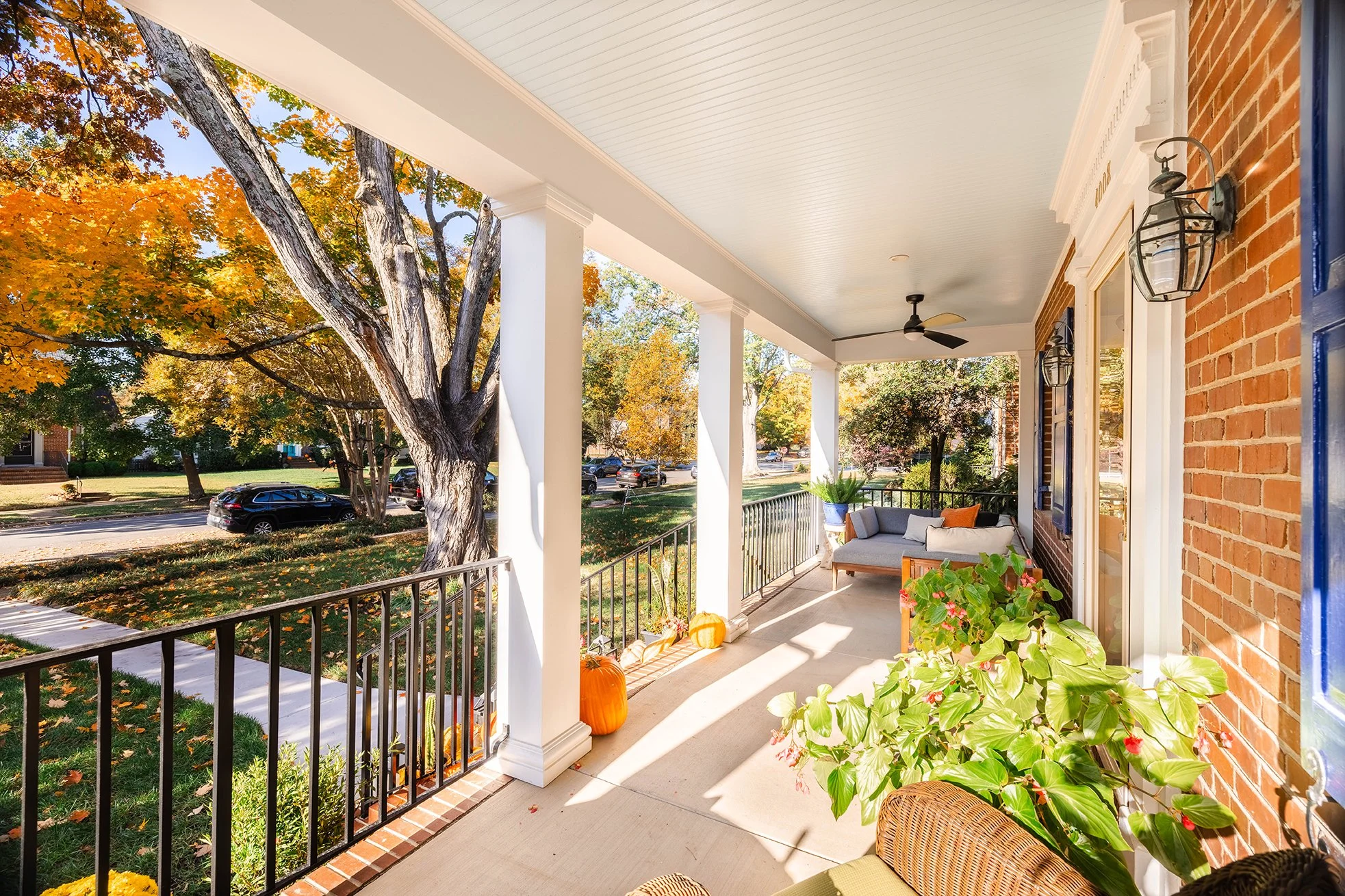 porch 01.jpg