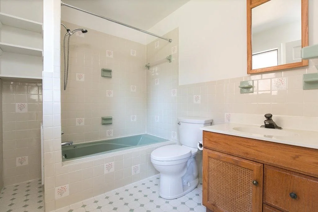 hall bath before.jpg