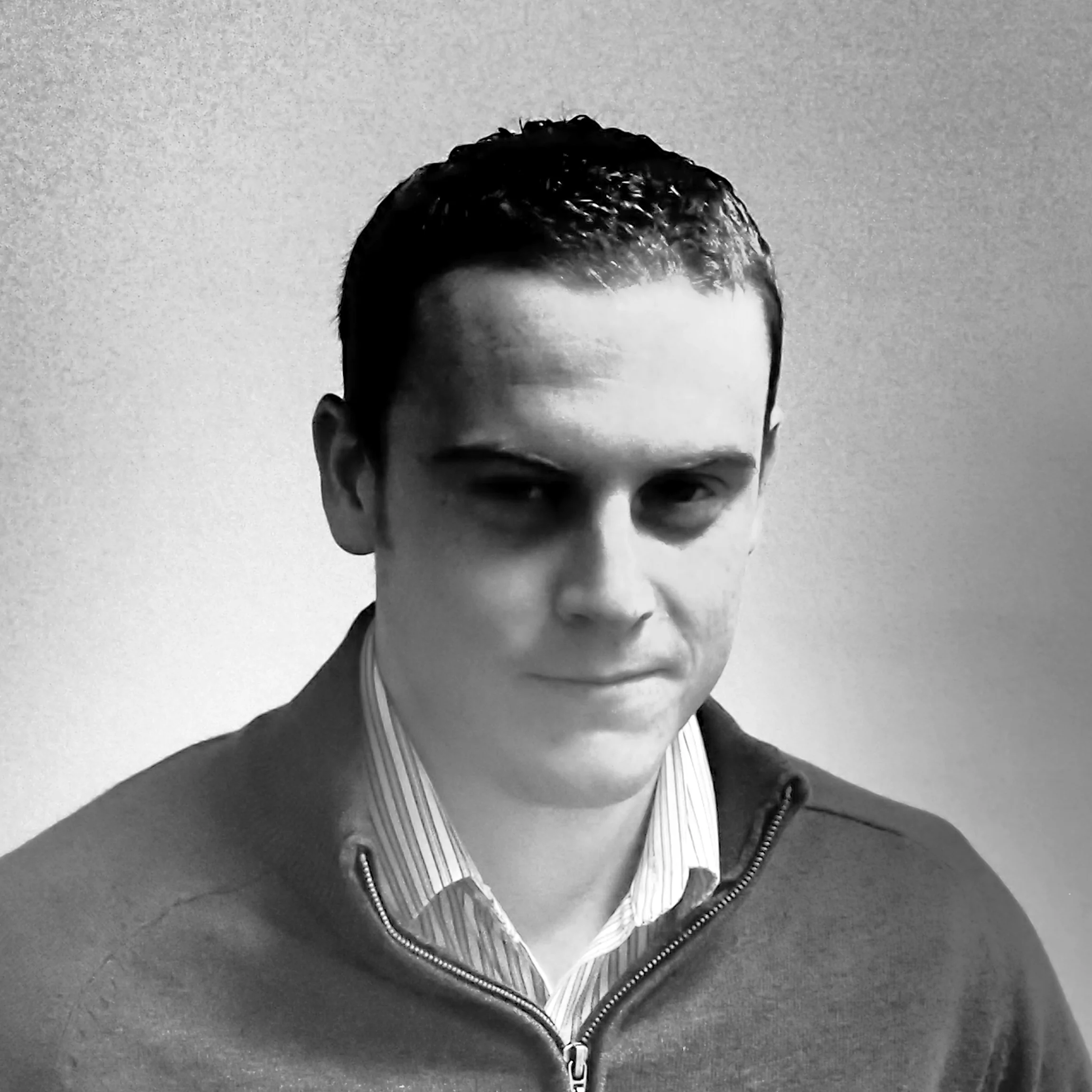 Enda Feeney - Marketing Executive Enda joined the Shimmer team in October 2014. Enda’s primary role is to grow Shimmer’s presence through the company’s Digital Marketing channels. Enda holds a Bachelor of Business in Marketing from GMIT and obtained a Masters in E-Commerce from NUIG. Enda is also undertaking a postgraduate Diploma in International Business, in conjunction with the Irish Management Institution and UCC at present. It was during his studies and subsequent internships that Enda gained a considerable appreciation for the impact Digital Marketing Channels can have on a Company’s overall marketing efforts and also developed a keen interest in website design from a user perspective. Prior to joining Shimmer Enda’s main experience is in the e-learning, e-commerce industry, where he quickly recognised the importance of delivering quality content to consumers. Enda has a keen interest in all sports but has a particular passion for the Irish Sport hurling.