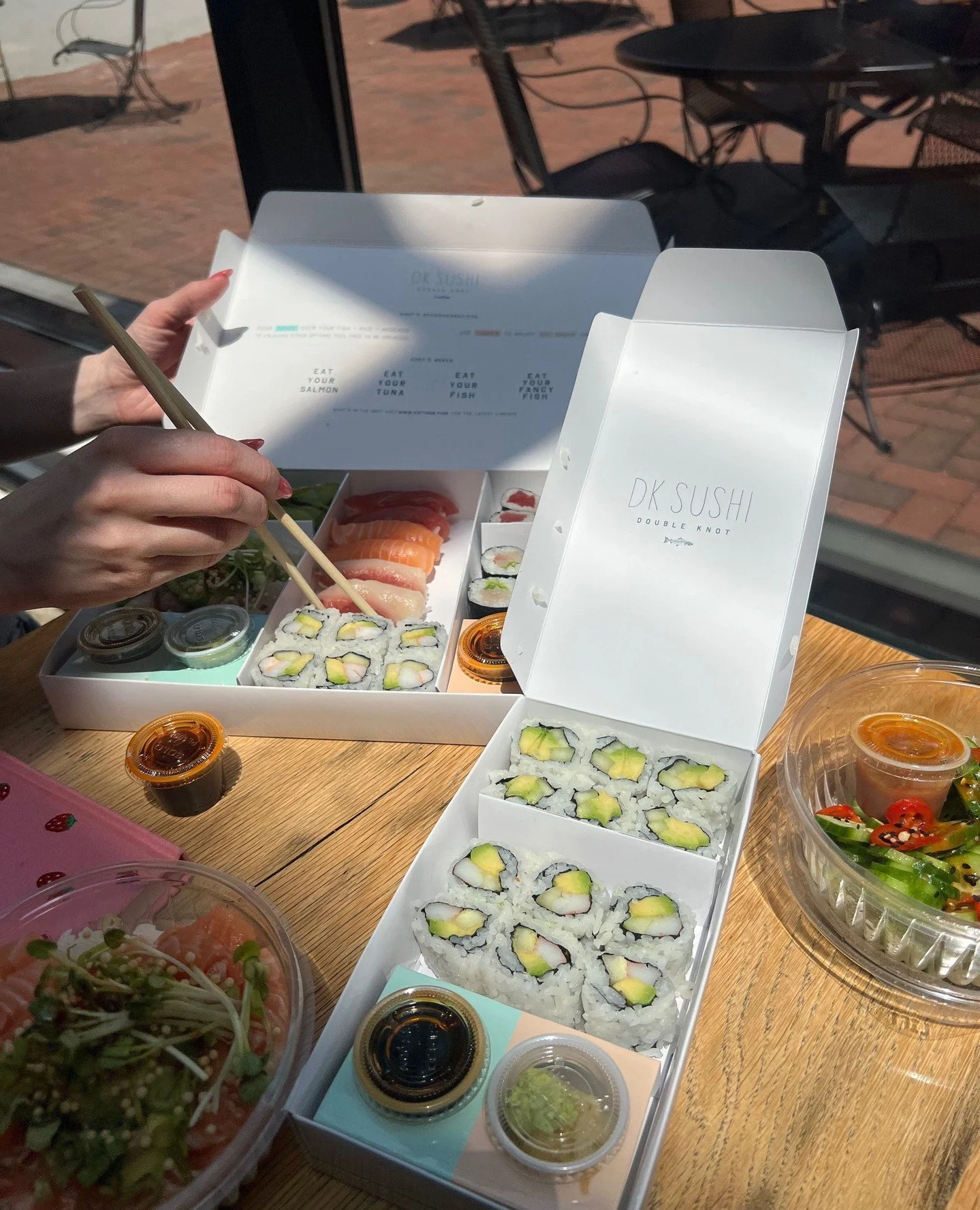 Finally&hellip; the lunch break we&rsquo;ve been waiting for all day 🍣 😍⁠
⁠
📸: @&zwnj;jordanaharris_⁠
⁠
#sushi #⁠lunchtime #sushilunch⁠