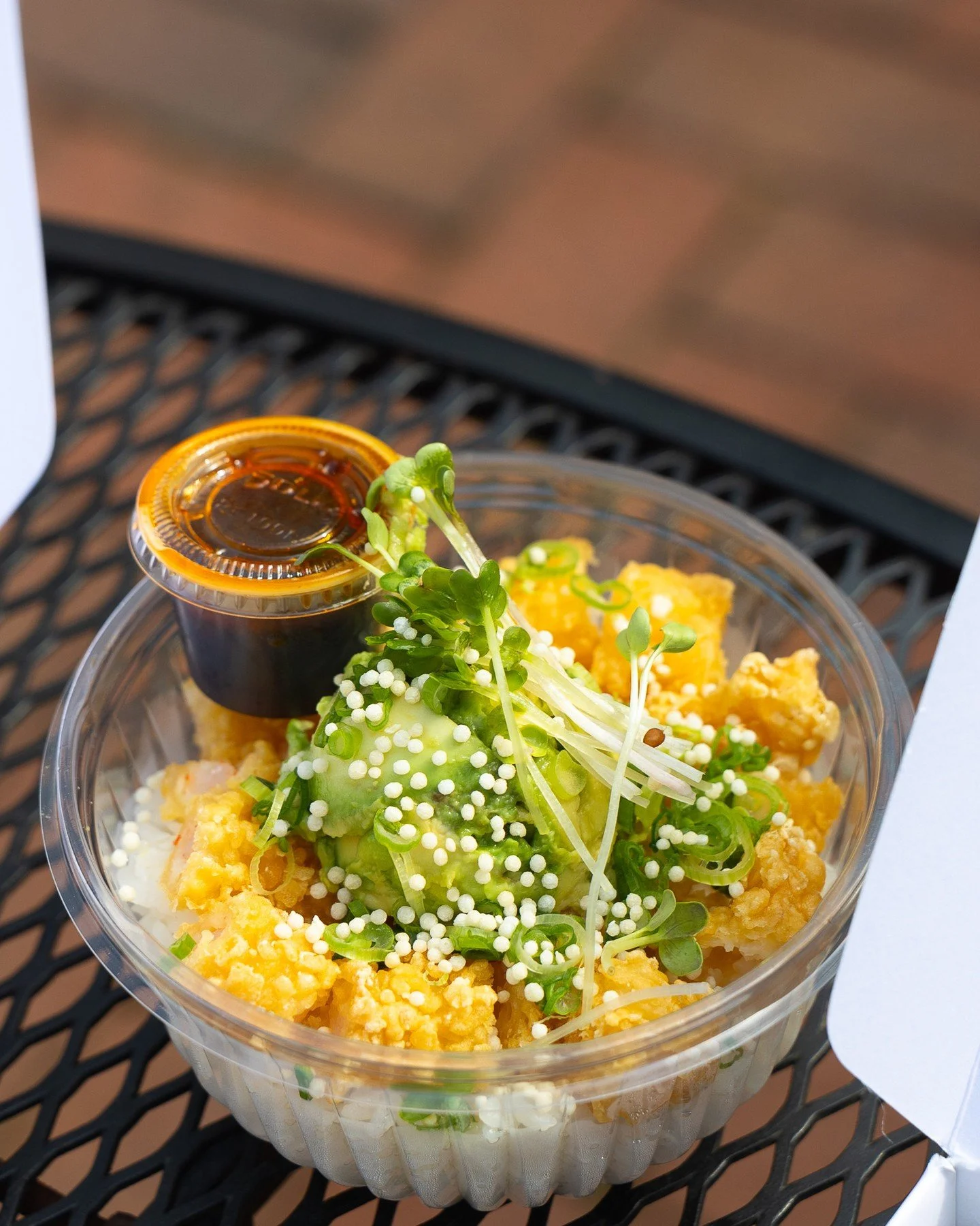 In case no one told you today, yes, you deserve an over rice bowl 🍚🥢