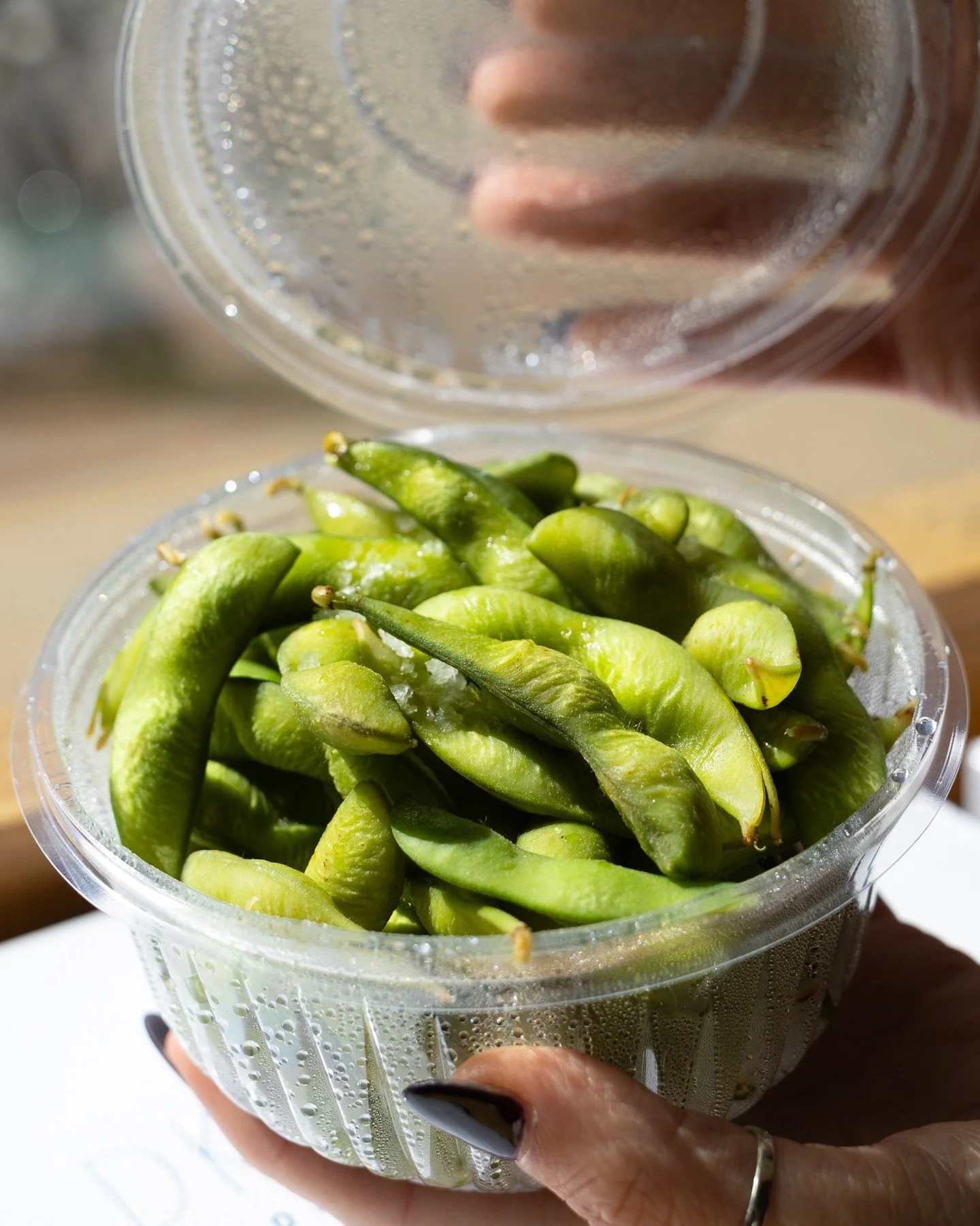 a light edamame snack for lunch on this hot day 🌱☀️
