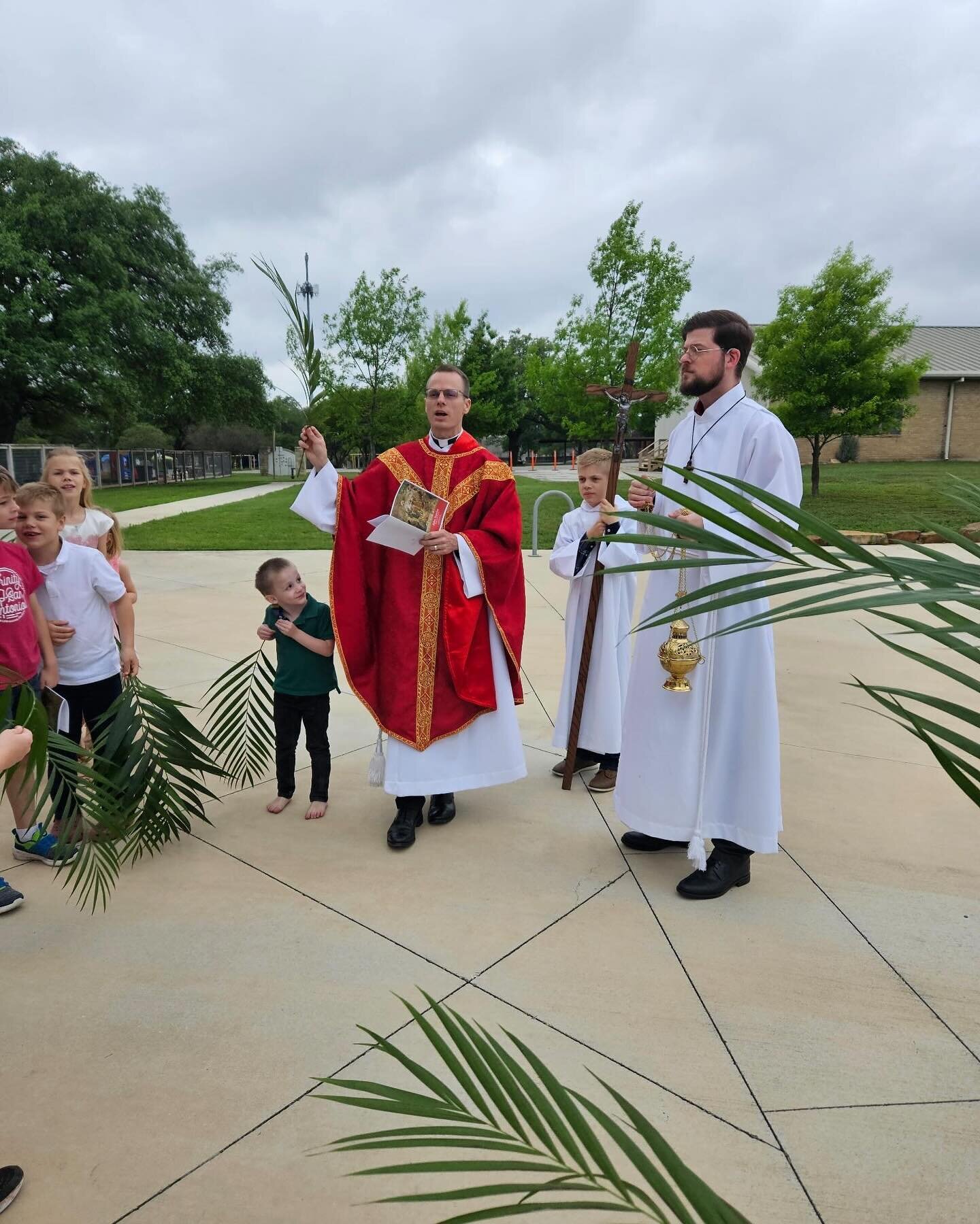 Blessed is He who comes in the name of the Lord! #holyweek #trinitysatx