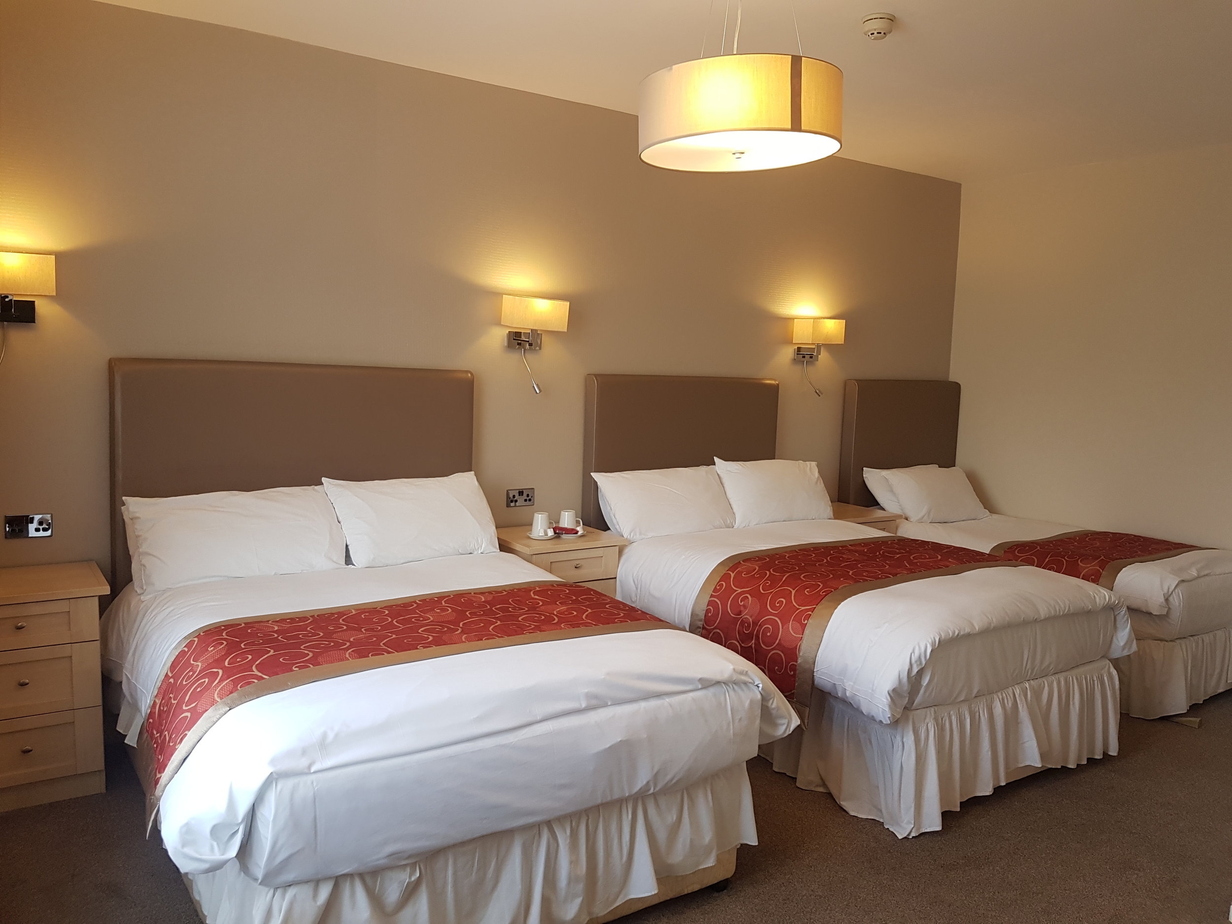 3 bed Family Room (sleeps 4) Victoria Park Lodge Leamington Spa