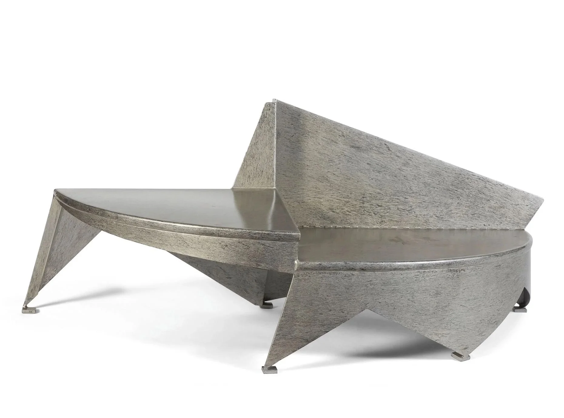 3-Pulp-Galerie_Yves-De-La-Tour-Auvergne_Asymmetrical-low-table-©Ader-min.jpeg