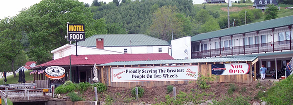 Station's Inn Bar & Grill Photo.jpg