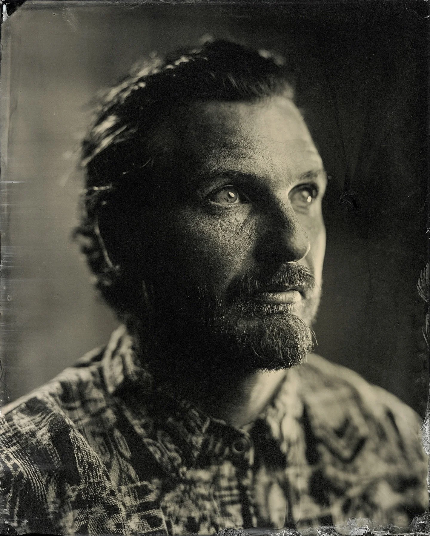 A portrait of my friend @strangebouquets 
Artist, illustrator, musician, and someone who creates amazing events and concerts that bring great music to San Diego.
Always good to photograph friends.