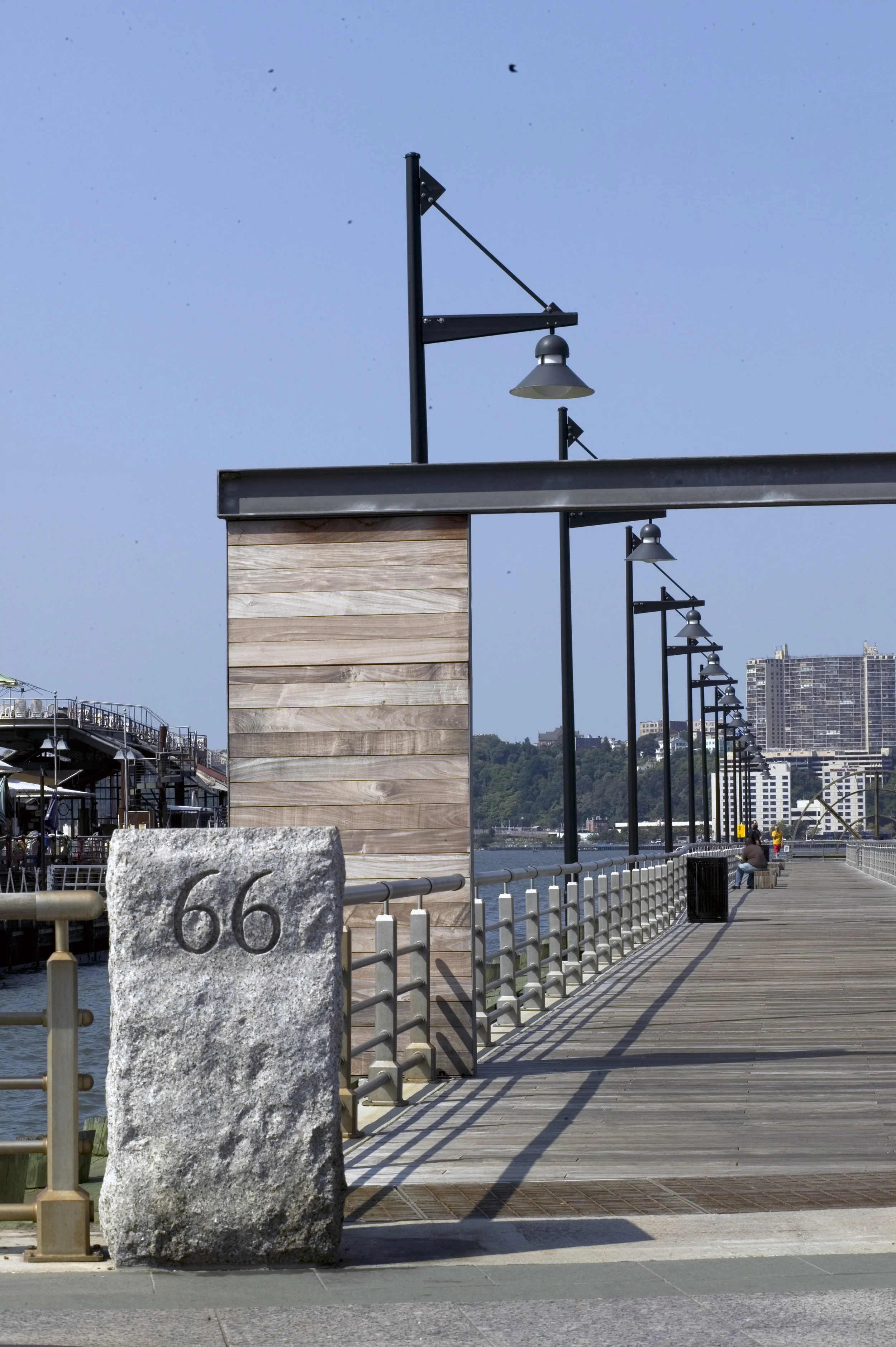 PIER 66_06.jpg