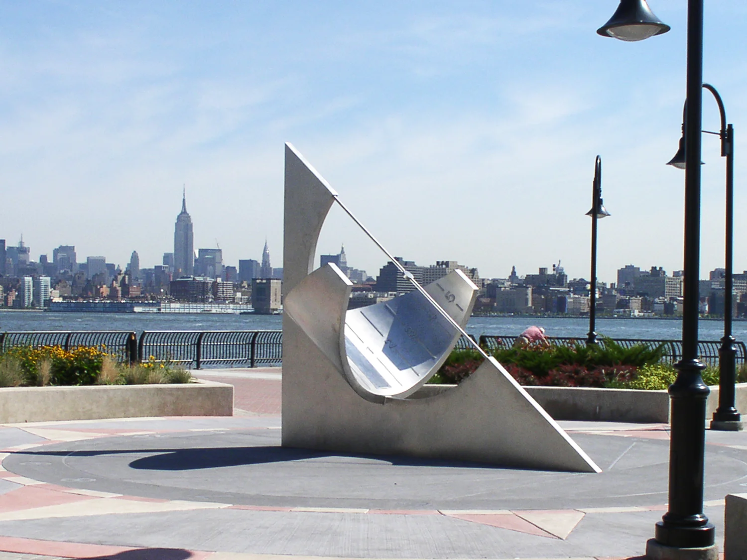 E_Waterfront Promenade_Harborside.jpg