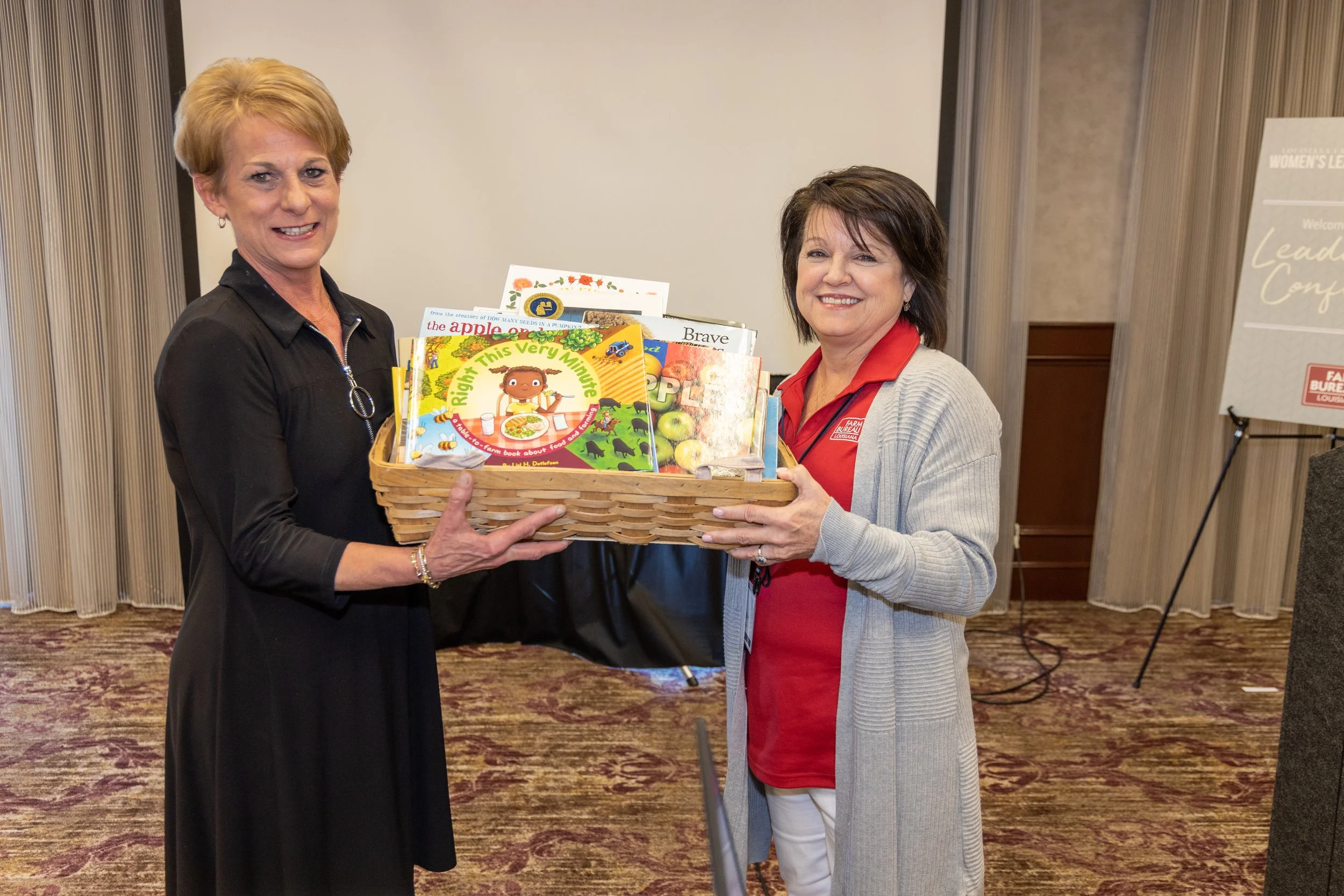 Louisiana Farm Bureau Volunteers Give Gift of Ag Literacy to Acadiana Children