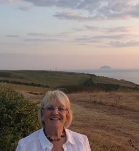  Hello I'm Noreen - your Guide