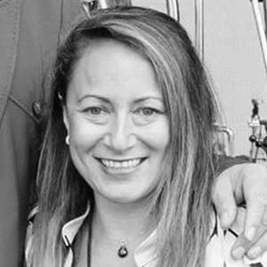 Elisehuntley.jpg