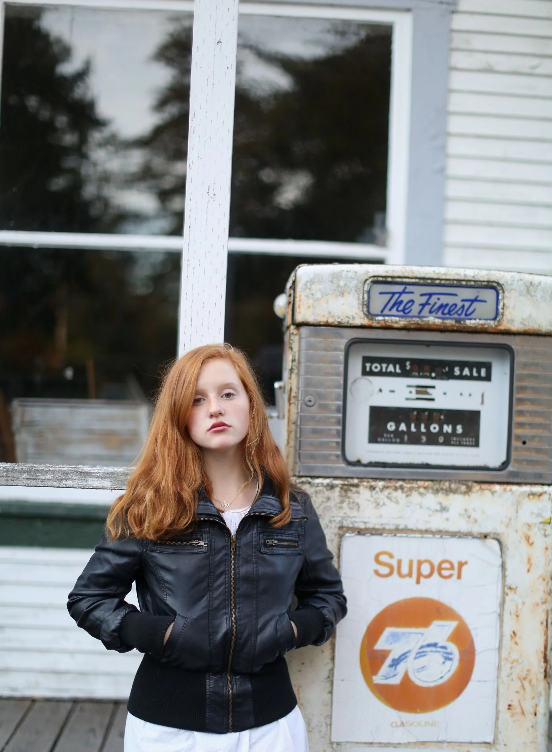 Bella_gasstation.jpg