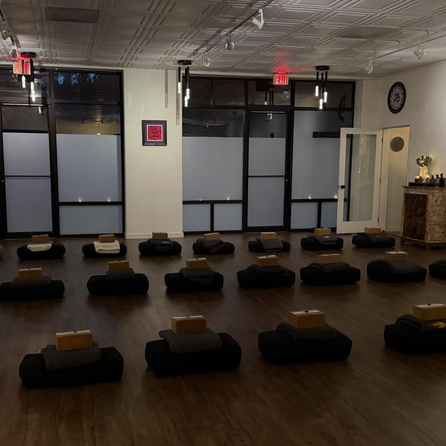 An incredibly beautiful evening.
Thank you for sharing it with us 🤍
~ Sacred Beginnings ~