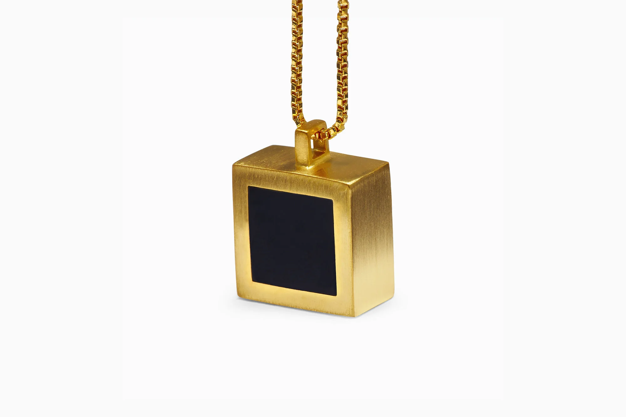 2016012_MYW_CATALOGUE1216.jpg