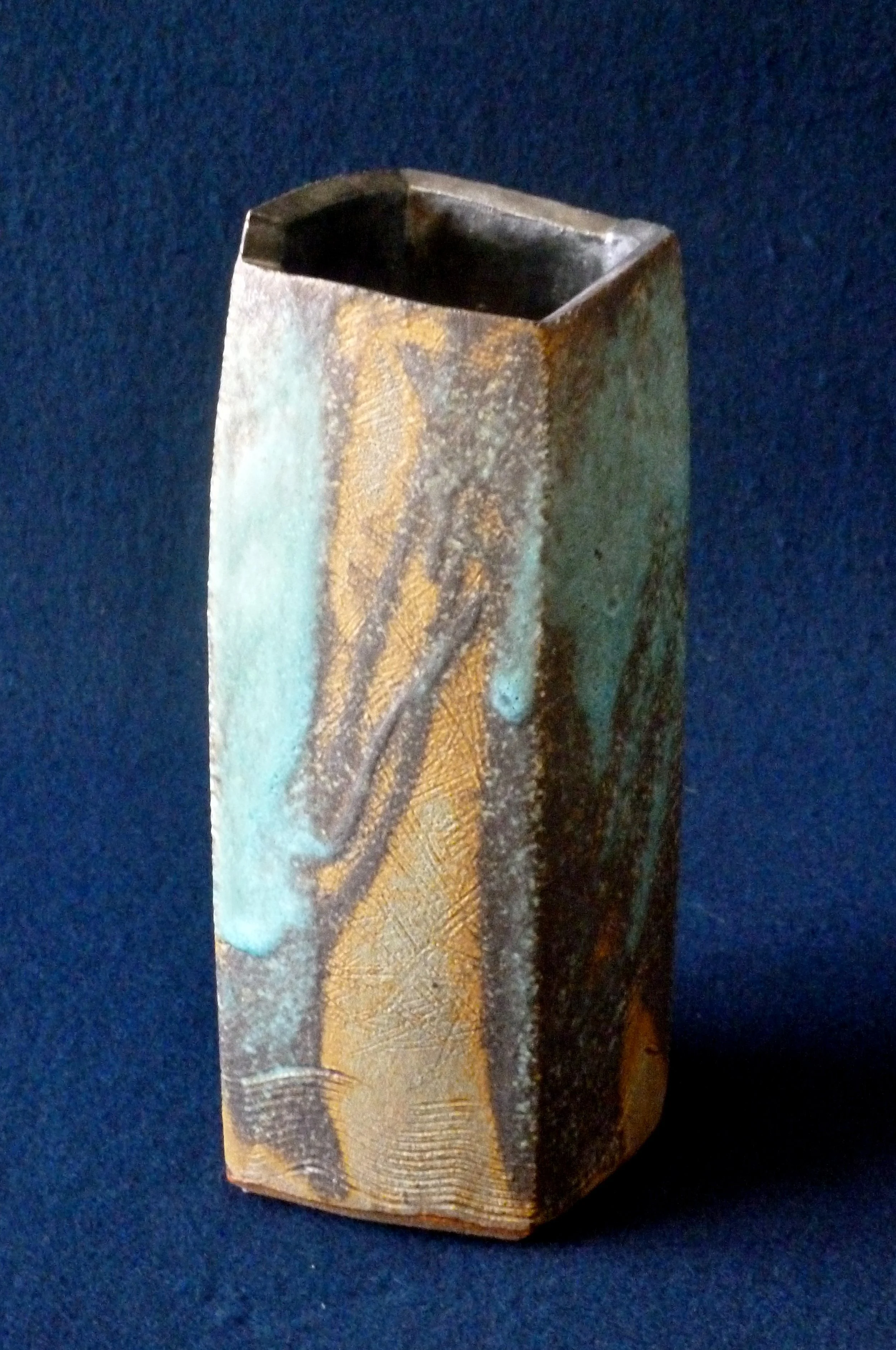 AV1307 3.75x4x9.25 View 1.JPG