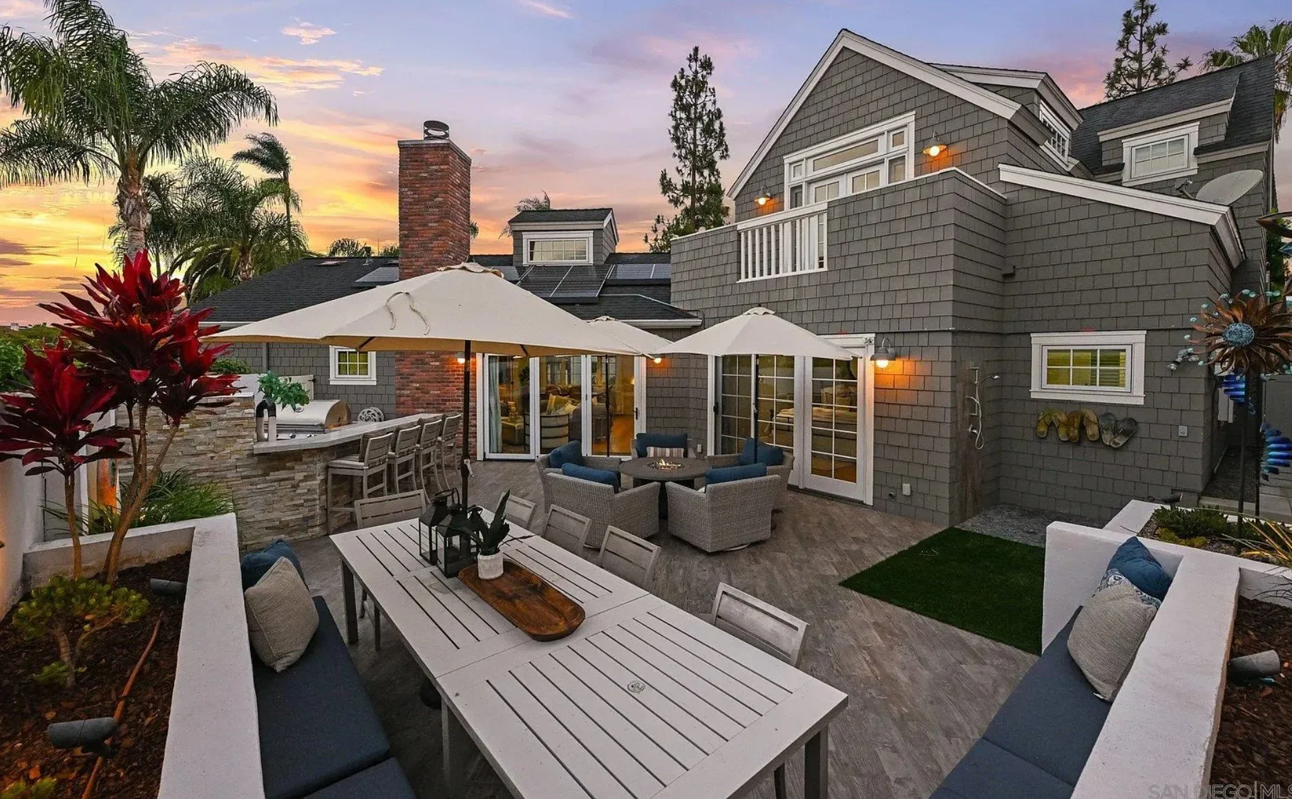 343 Palm Patio.jpg