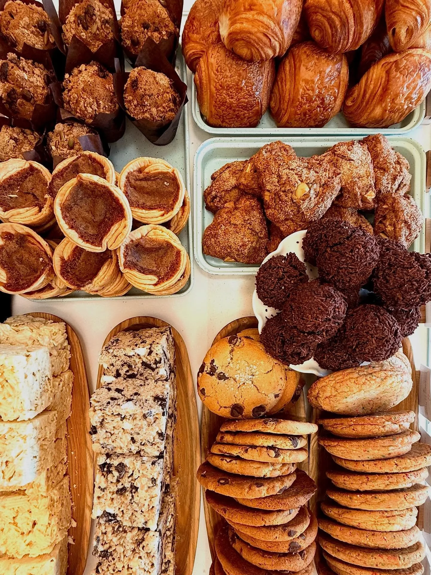 🌙✨🌙✨🌙✨🌙
Feels like a sweet treat kind of day, ya know?
We&rsquo;re here 10-5 today and tomorrow then closed Sunday + Monday as usual!

All the treats are stocked up for your Thanksgiving gatherings, and there&rsquo;s still lots of cranberry sauce