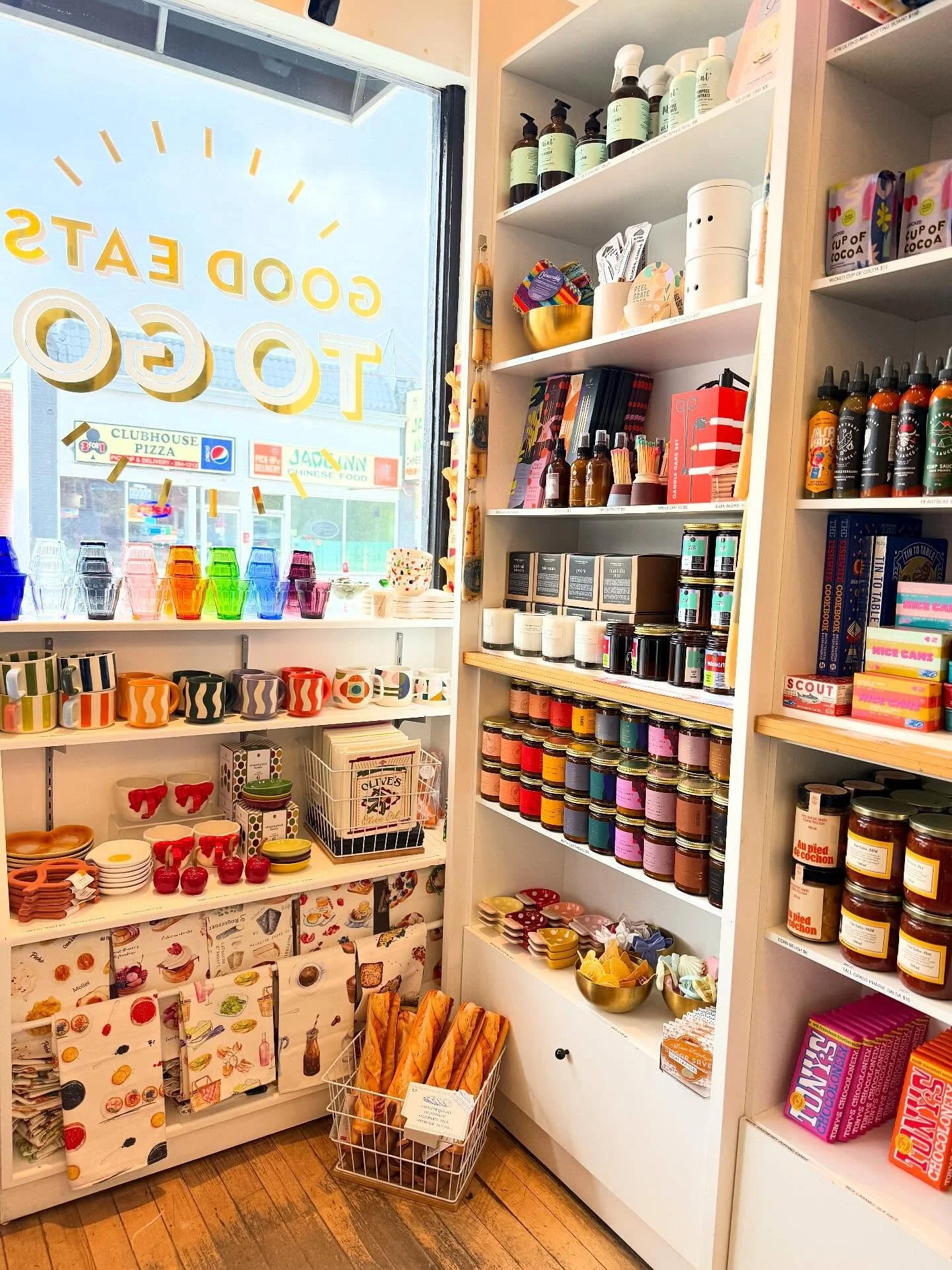 🖤🖤🖤🖤🖤🖤🖤
Happy weekend!
We hope yours brings fun, relaxation and tasty things!
We&rsquo;re here 10-5 today and 10-4 Sunday!!