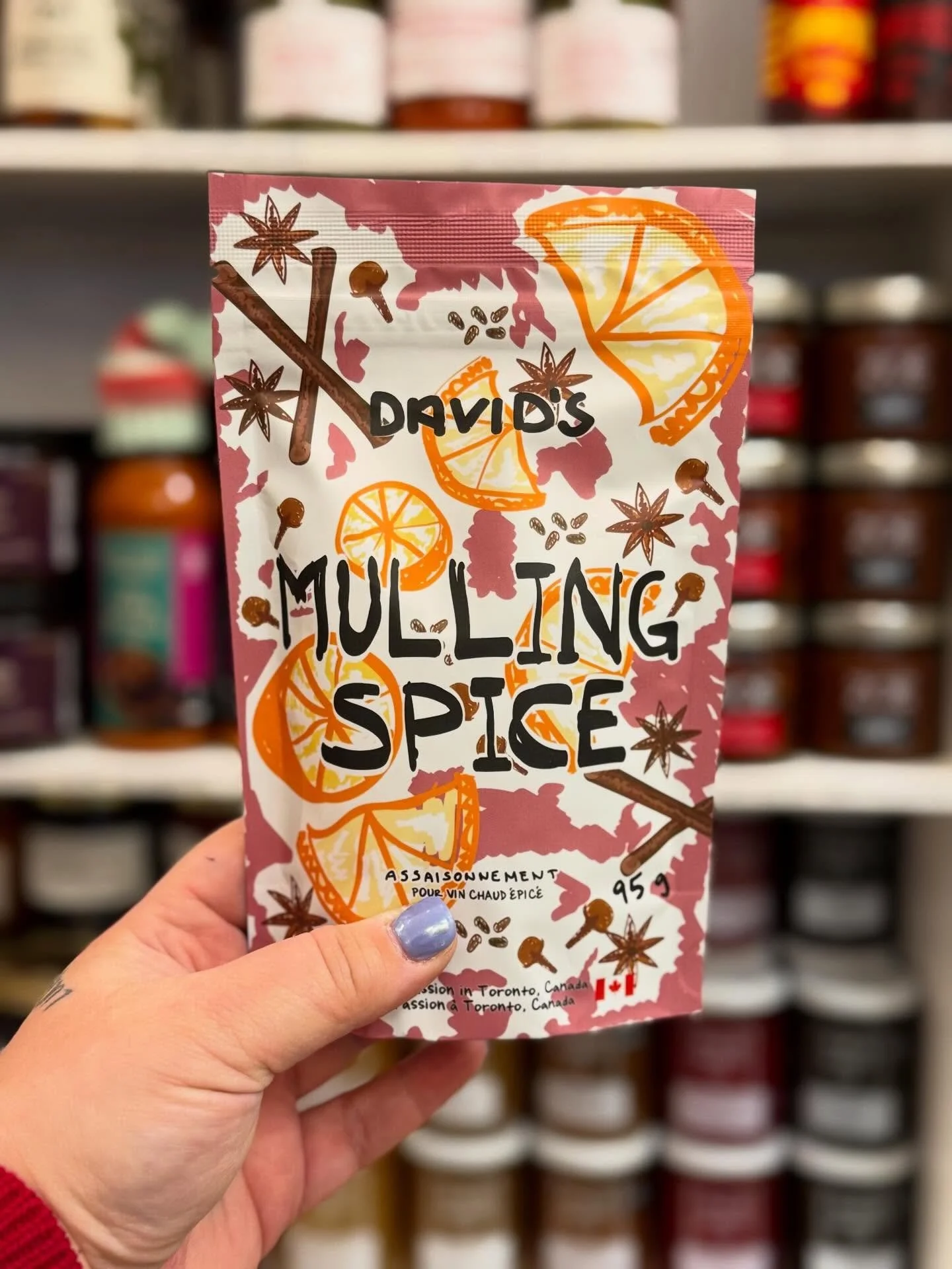 ❄️❄️❄️❄️❄️❄️❄️❄️
Things that bring holiday magic: Mulling Spice!
David&rsquo;s traditional mulling spice blend will make for the perfect addition to your holiday gathering this year. From a warming, toasty apple cider, to a spicy red wine, this mulli