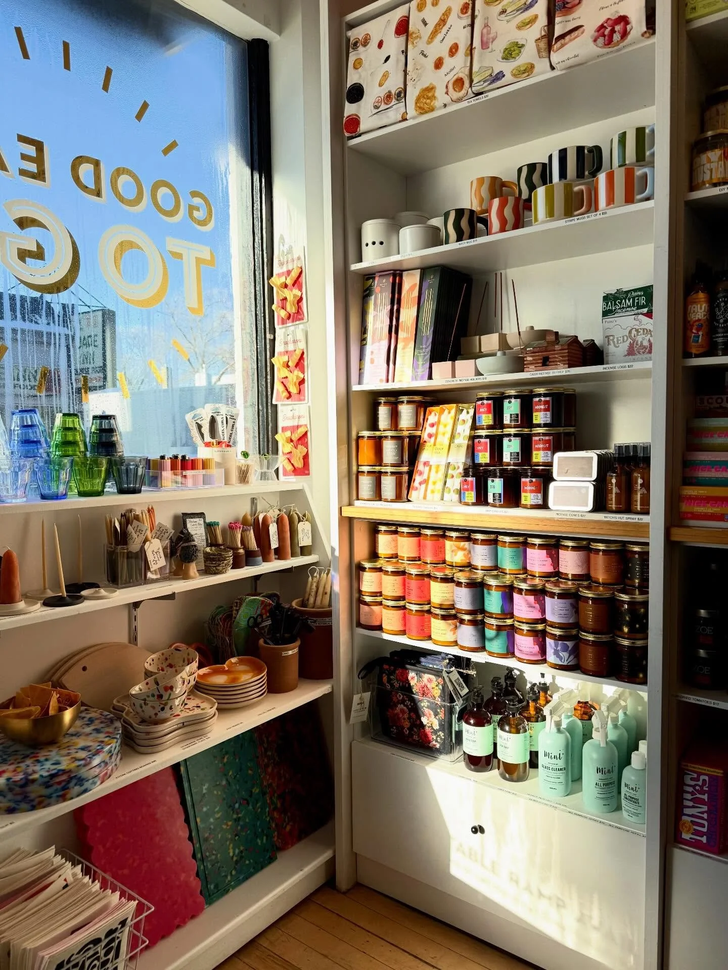 ☀️☀️☀️☀️☀️☀️☀️☀️
Don&rsquo;t know about you but we needed these sunny days!
Do at least one of these today and your day will be 👍:
&bull;Go for a walk
&bull;Get a little treat or a nice Bev
&bull;Visit a pal
&bull;Make a nice dinner

We&rsquo;re her