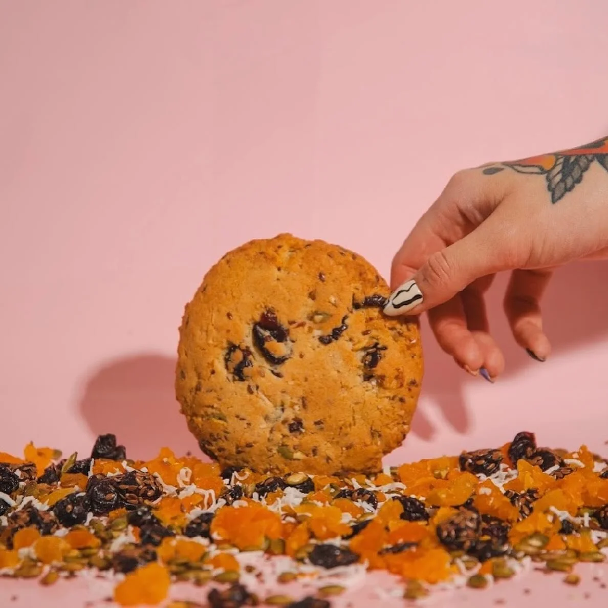 🥶🥶🥶🥶🥶🥶🥶
A cure for this deep freeze = a treat! 
Trail Mix Cookies are only here until the end of January, so you gotta get your fill quick!

It&rsquo;s warm in here and we&rsquo;re here 10-5 👋