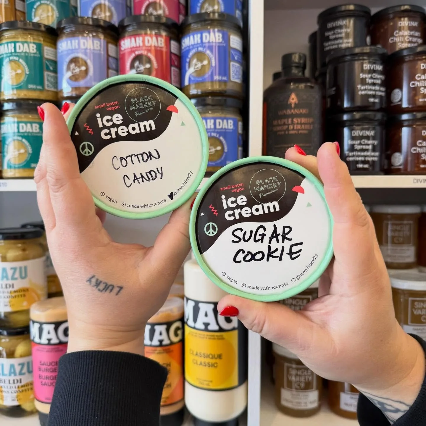 💥💥💥💥💥💥💥
Sugar Cookie + Cotton Candy pints are on sale for $5 till they&rsquo;re gone! Gotta make room for some fancy dancy new summer flaves!